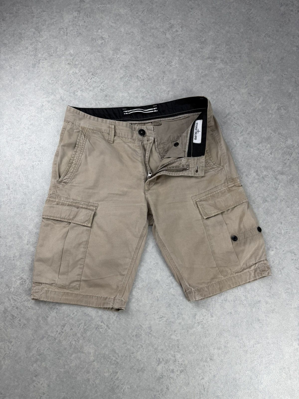 Stone Island Stone Island Cargo Shorts Beige Size W30 Size US 30 / EU 46 - 11 Thumbnail