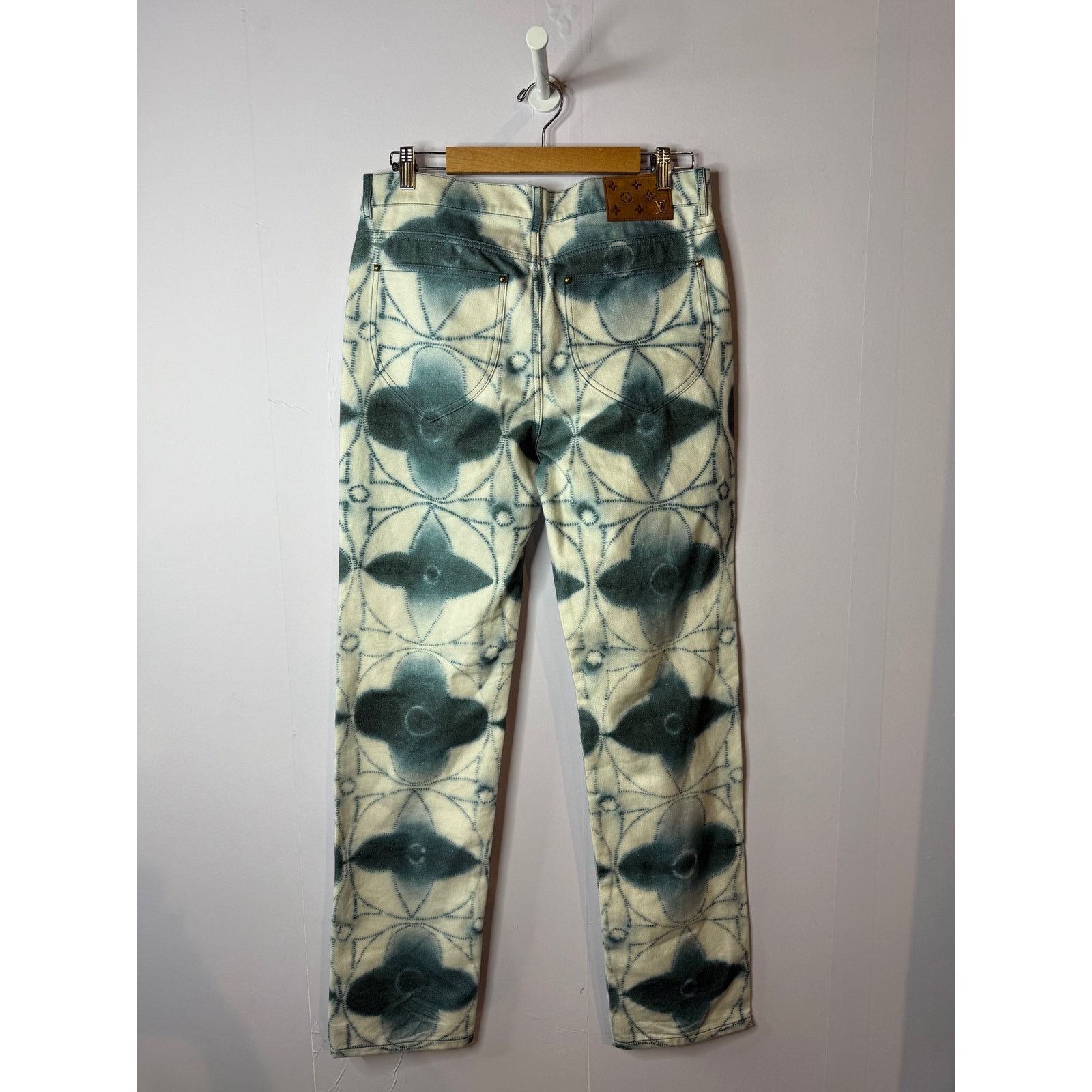 Louis Vuitton LV Tie Dye Monogram Denim Used 32 Size US 32 / EU 48 - 3 Thumbnail