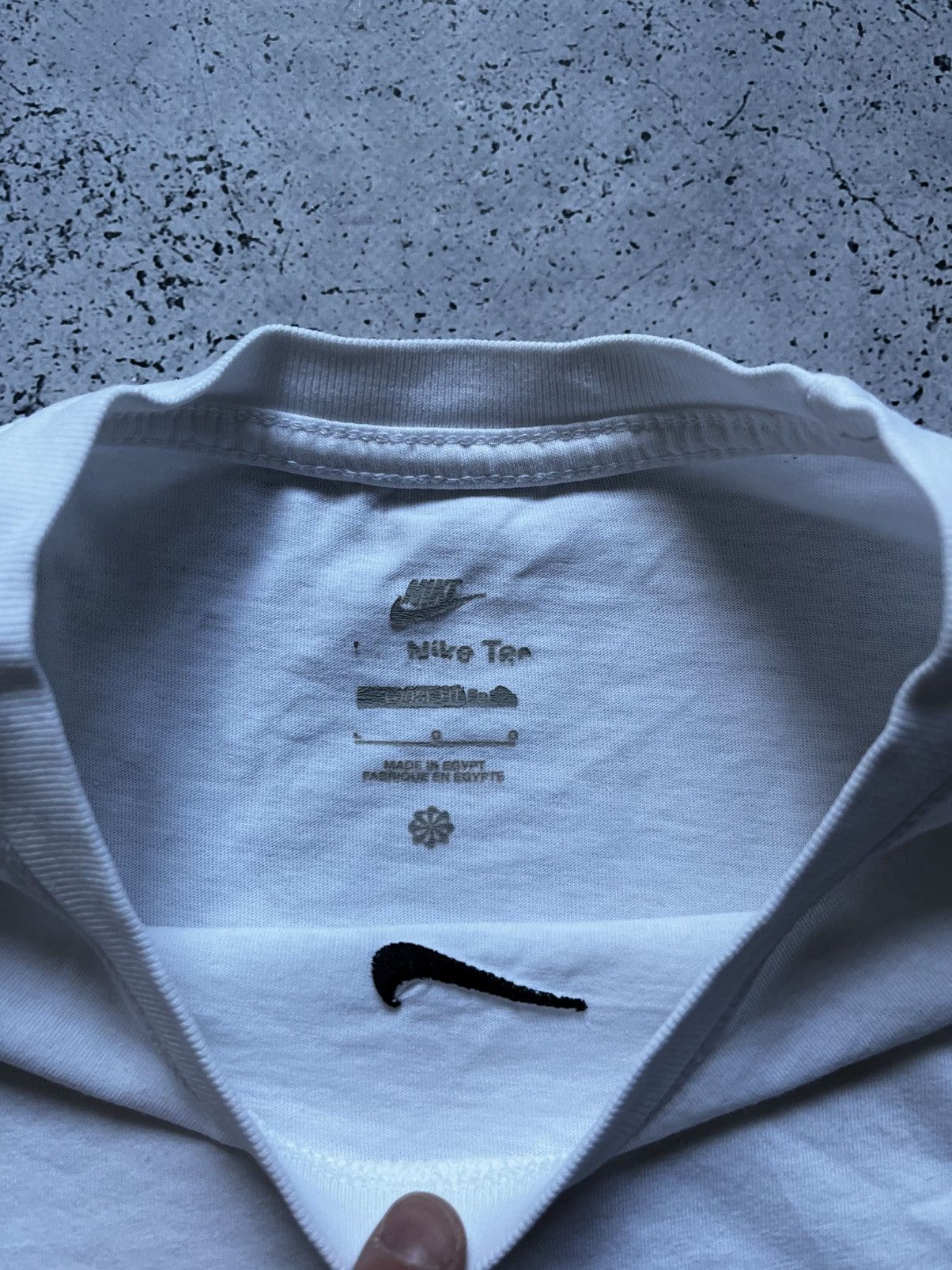 Nike Vintage Nike Center Swoosh White T-shirt Oversized Tee Y2K Size US L / EU 52-54 / 3 - 5 Thumbnail