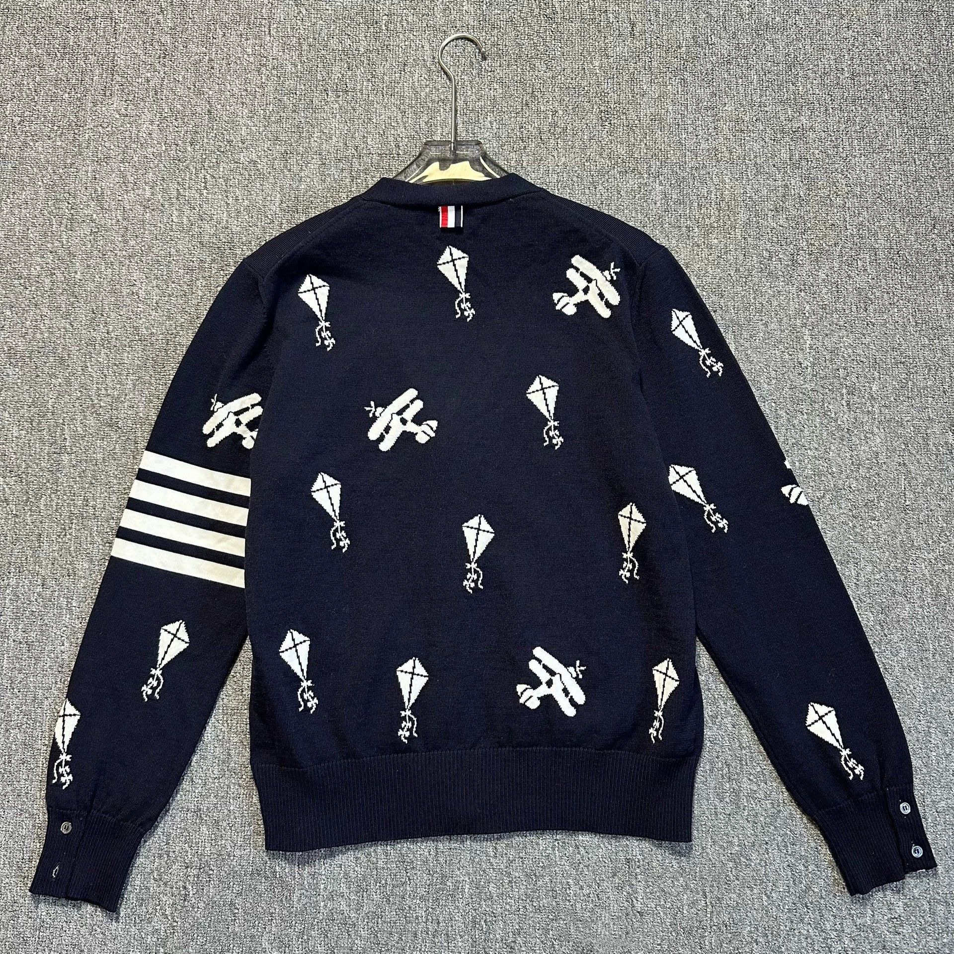 Thom Browne thom browne navy cardigan with kite print Size US M / EU 48-50 / 2 - 3 Thumbnail