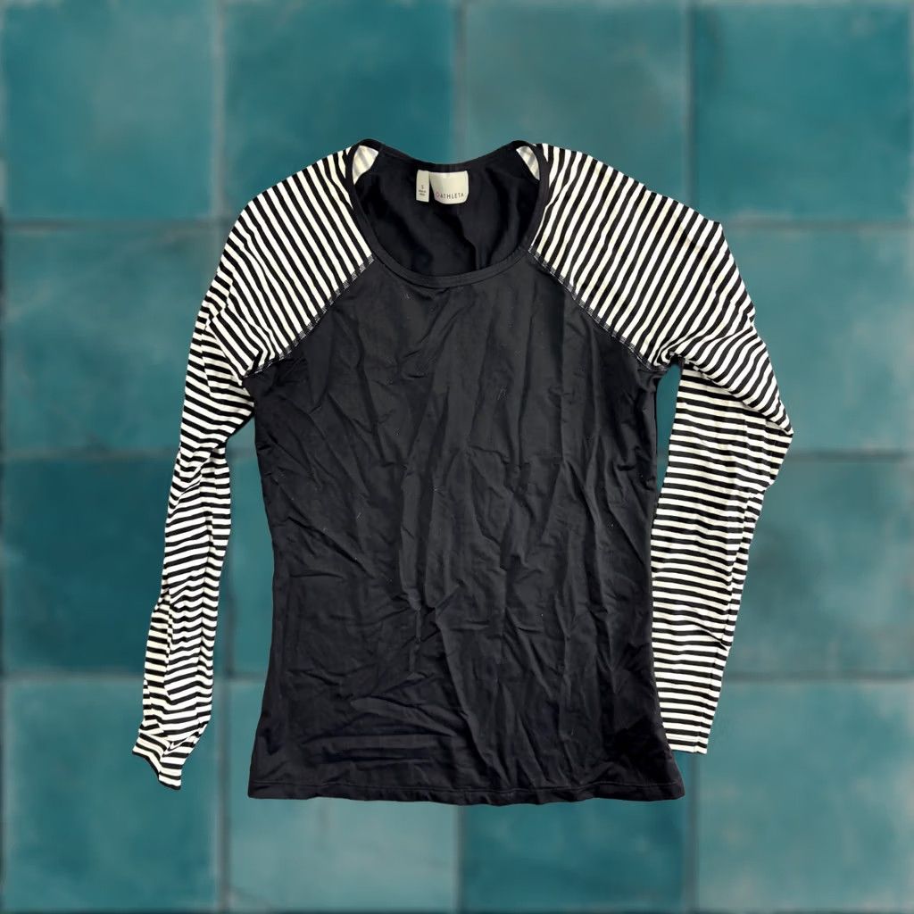 Athleta Athleta Rashguard Shirt Women's Small Black White Stripe Long Sleeve Swim Top Size S / US 4 / IT 40 - 1 Thumbnail