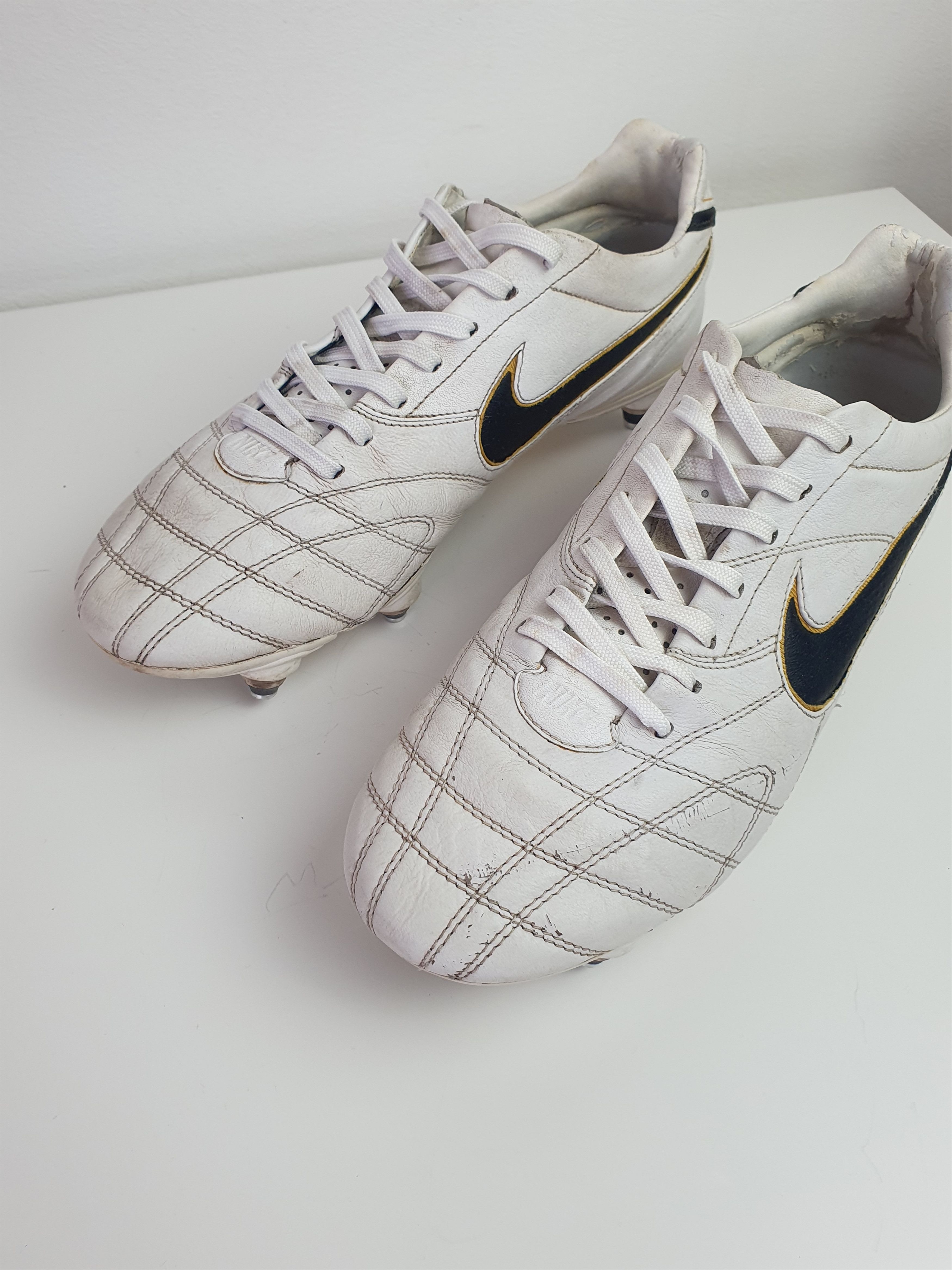Nike Football Boots Rare Nike Tiempo Legend Size UK8 White Size US 9 / EU 42 - 8 Thumbnail