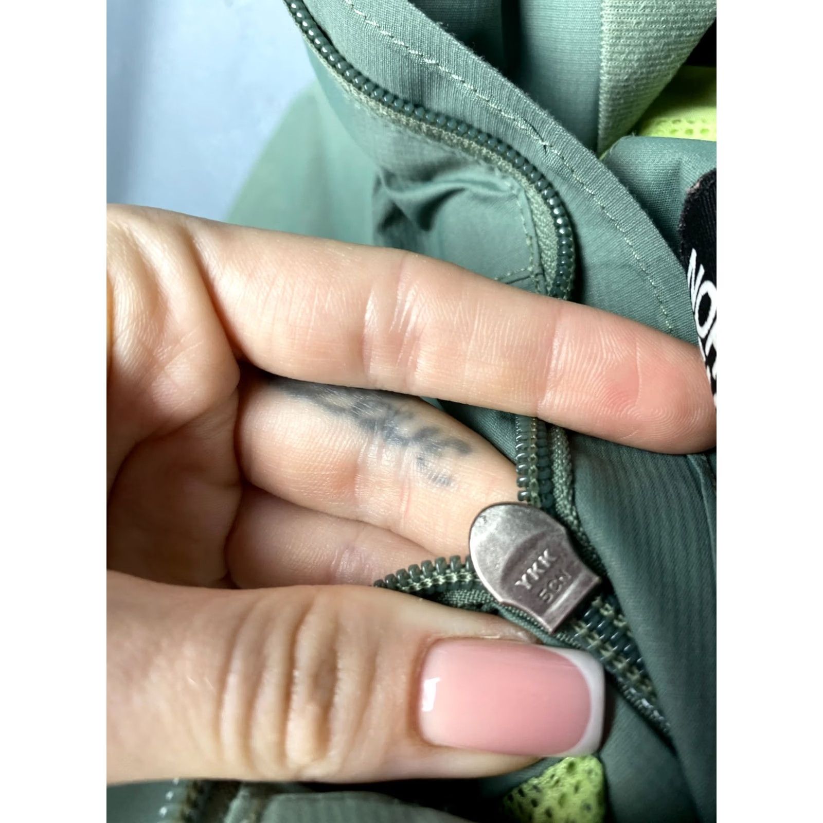 The North Face The North Face Womens Dryvent Jacket XS size, Multicolor, Hooded, Logo, Zip, Windbreaker, Outdoor, Regular, Women Size XS / US 0-2 / IT 36-38 - 5 Thumbnail