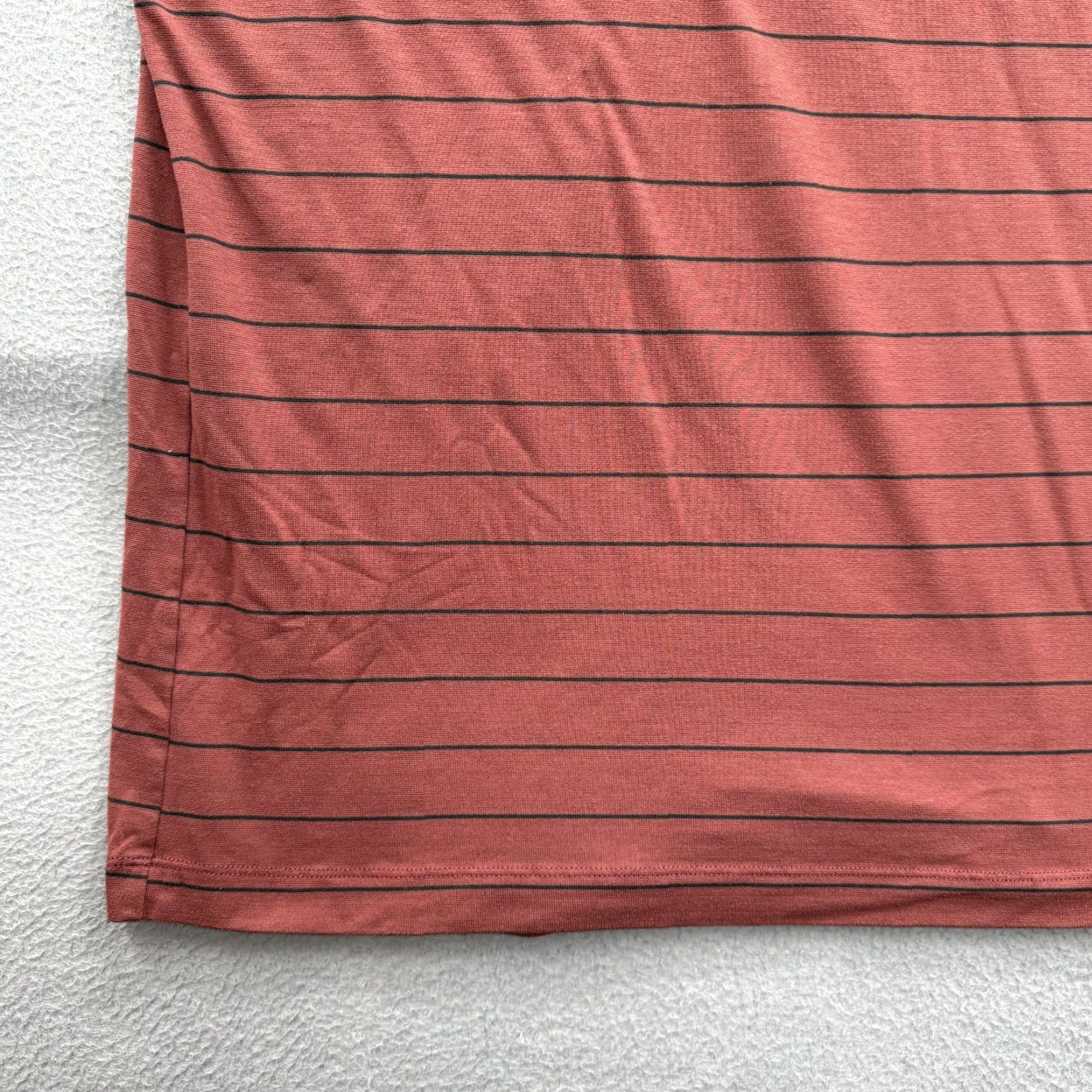 Lululemon Lululemon Polo Shirt Mens M Red Striped Performance Golf Lightweight Shirt Size US M / EU 48-50 / 2 - 5 Thumbnail