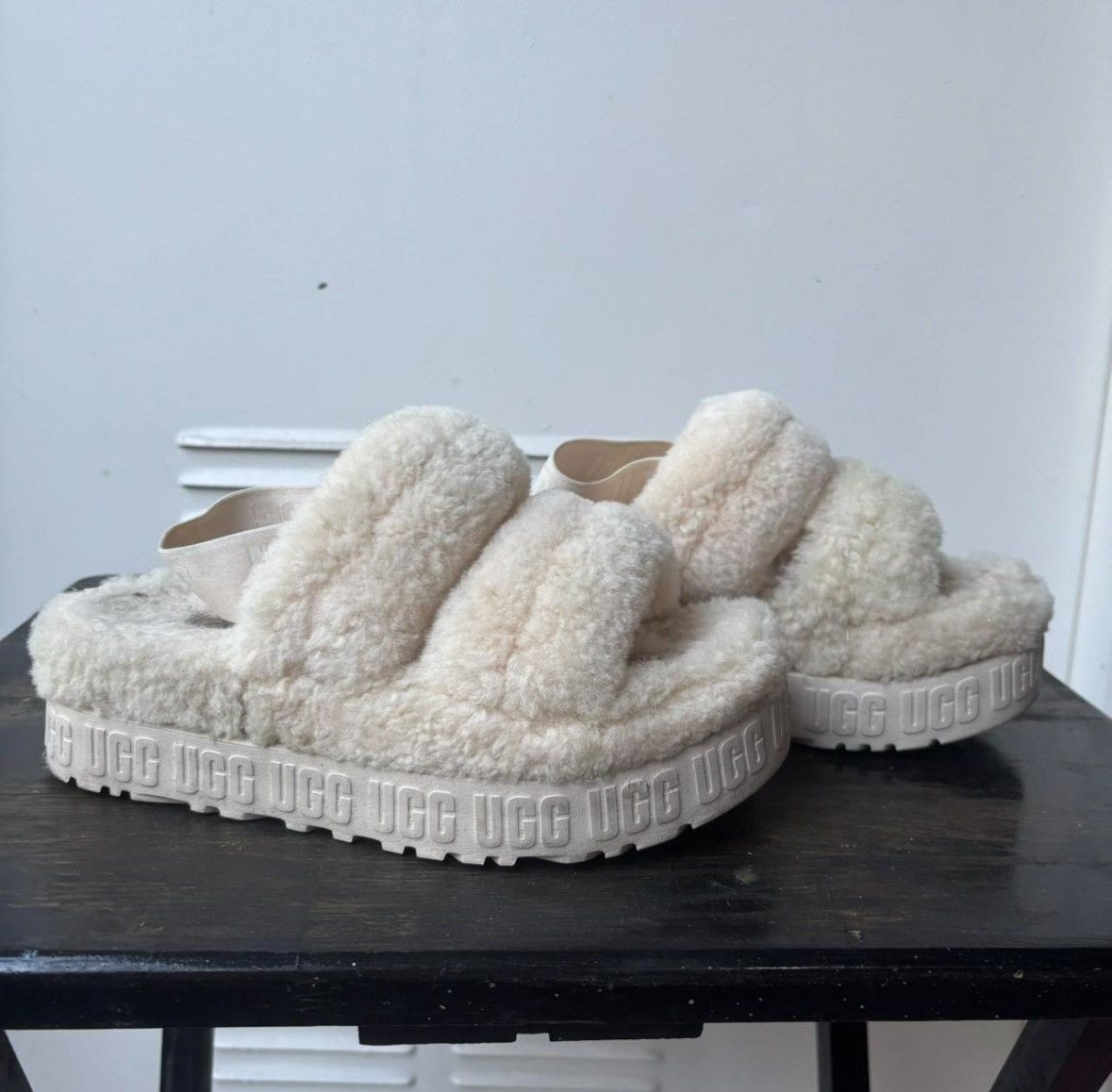 Ugg DEADSTOCK UGG OH FLUFFITA PLATFORM WOMEN’S SLIDES Size US 6 / IT 36 - 1 Thumbnail