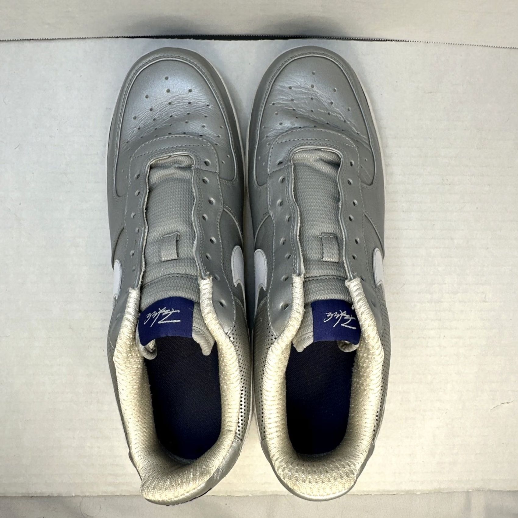 Nike Nike Air Force 1 Mens Low Top 14 Silver Futura 2009 318775-005 Vintage No Laces Rare Size US 14 / EU 47 - 5 Thumbnail