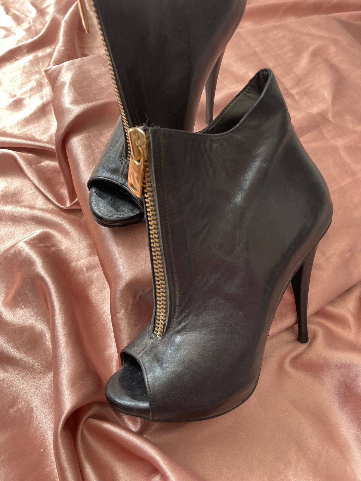 Giuseppe Zanotti Giuseppe Zanotti boots Size US 6 / IT 36 - 10 Thumbnail