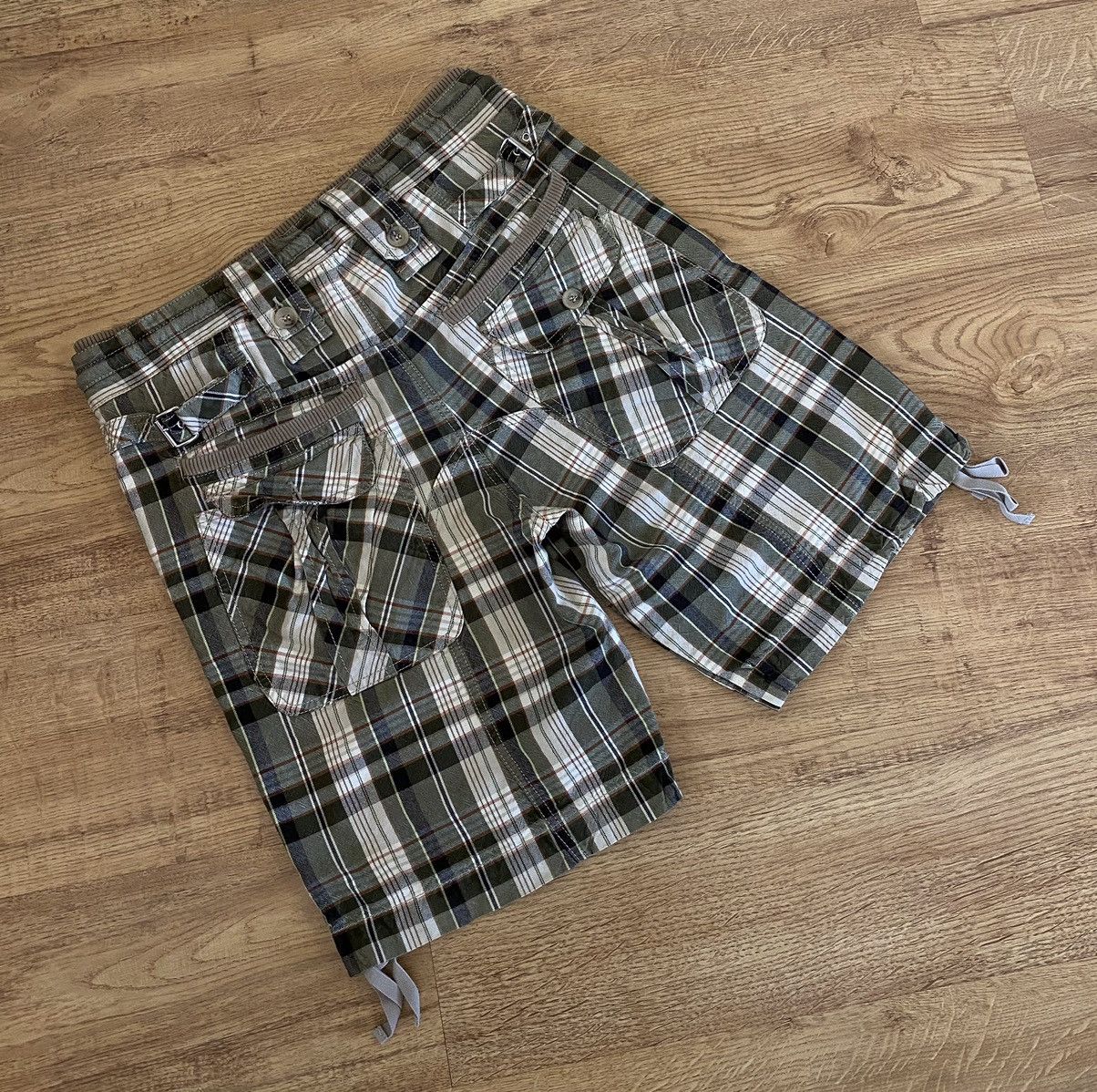 Designer Dolce & Gabbana Shorts x Luxury x Designer Size US 32 / EU 48 - 4 Thumbnail