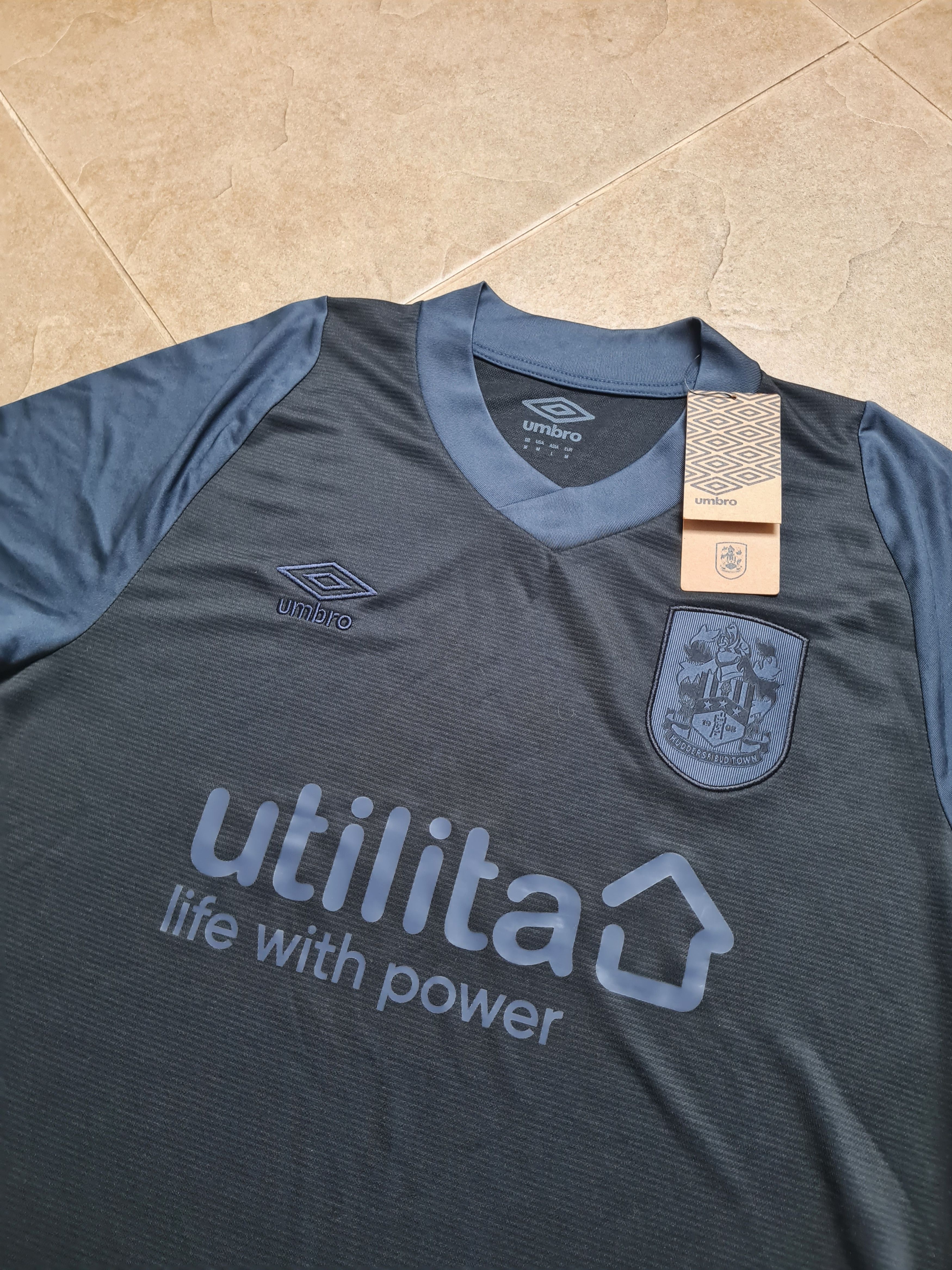 Umbro Umbro Huddersfield Town 2022/23 Soccer shirt Black Size M Size US M / EU 48-50 / 2 - 17 Thumbnail