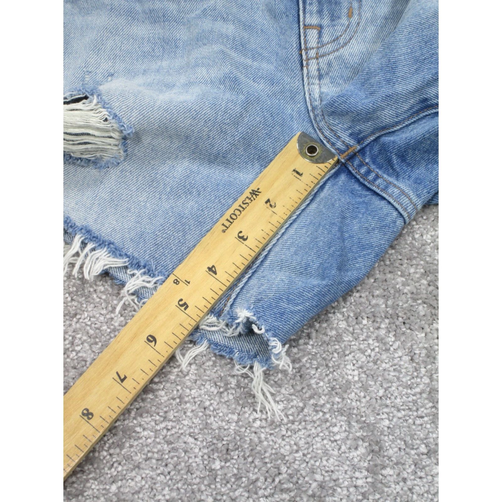 Madewell Madewell Shorts Womens 27 Relaxed Mid Length Light Wash Denim Distressed Shirt? Size 27" / US 4 / IT 40 - 2 Thumbnail
