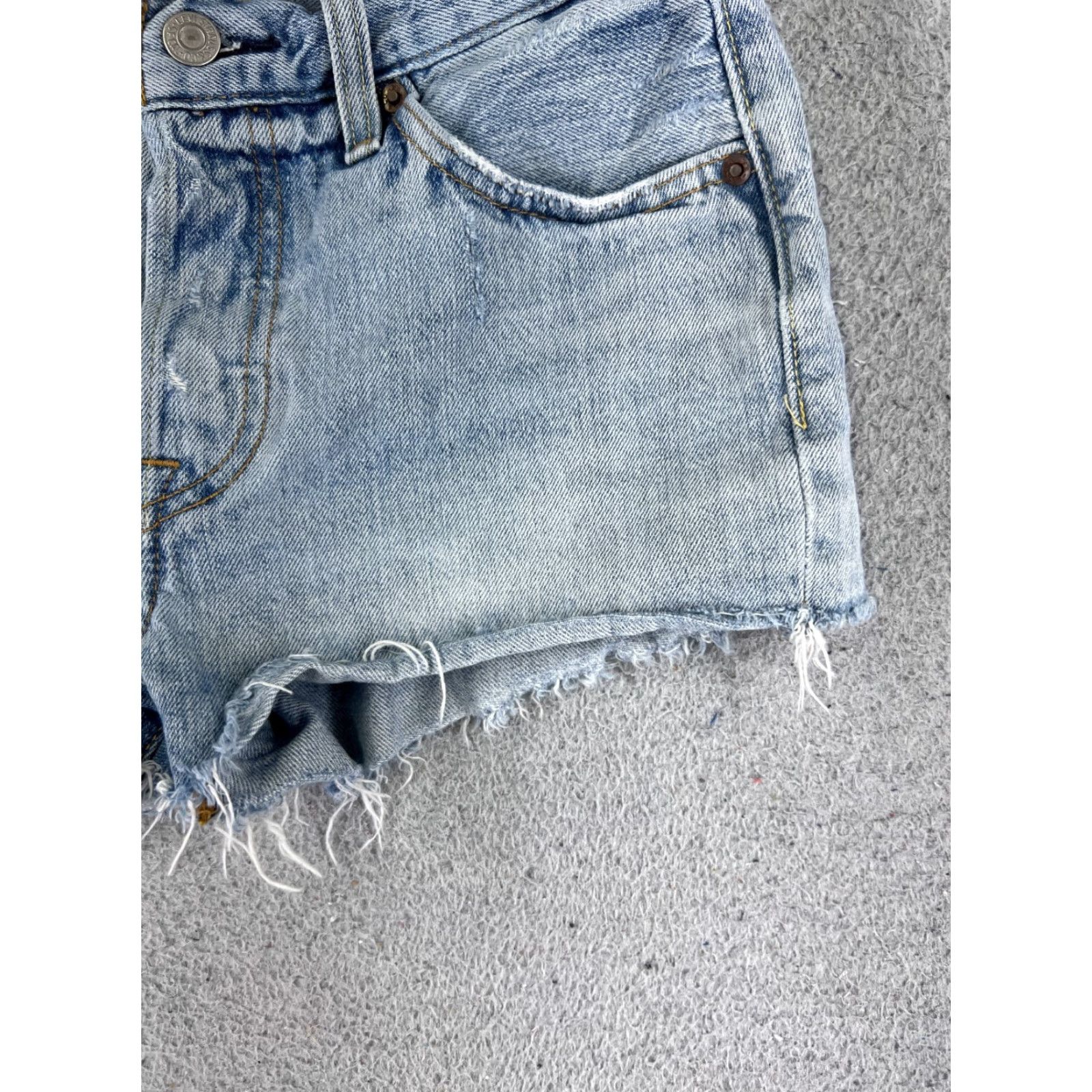 Bdg VINTAGE BDG Shorts Womens 31 Blue Denim Jean Cutoff Mom High Rise Distressed Cotton 29x2 Size 24" / US 00 / IT 34 - 2 Thumbnail
