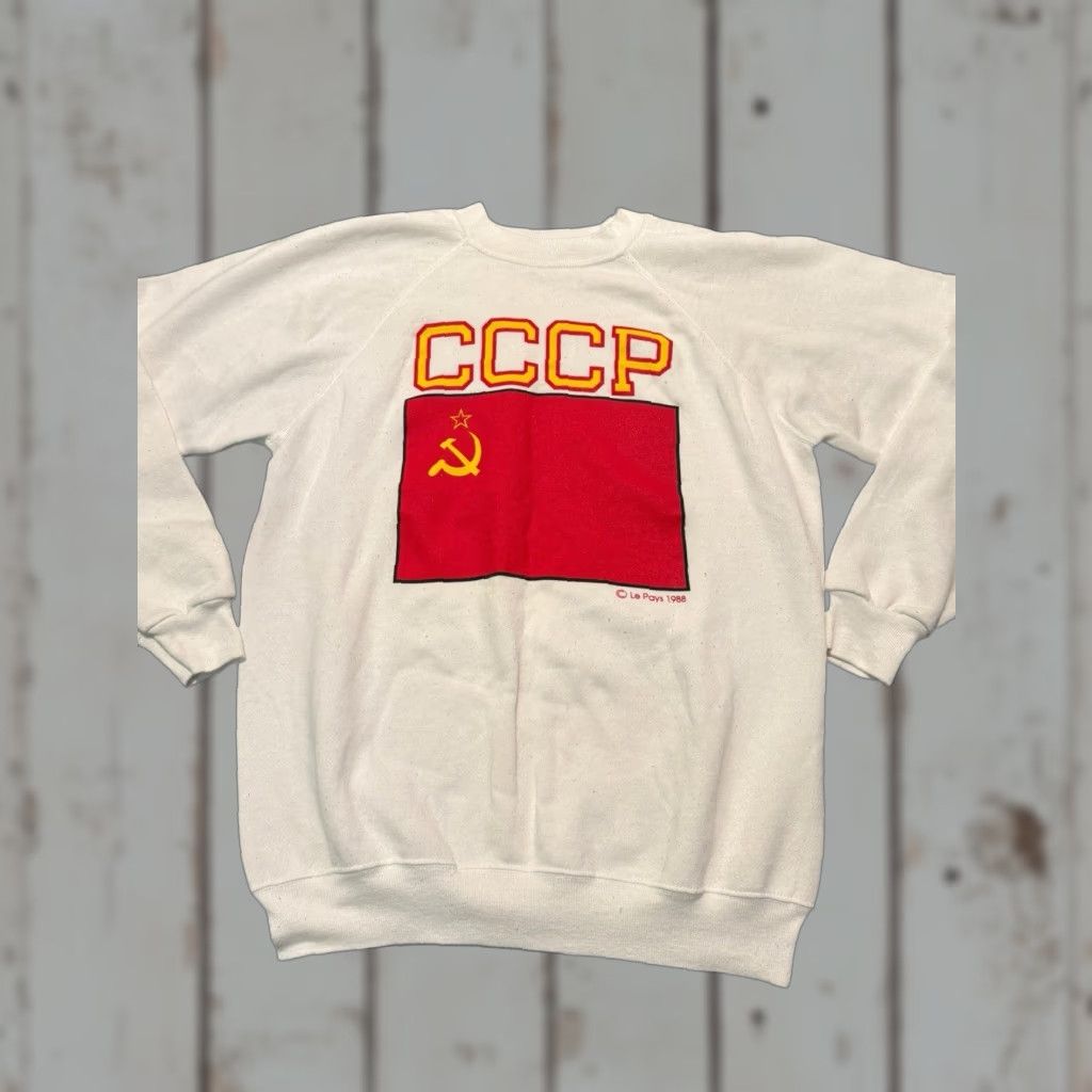 Hanes VINTAGE Hanes 1988 Le Pays Soviet Union CCCP Crewneck Sweatshirt Size L White Graphic Print Men, Pullover, Fleece, Cotton, All Seasons, Rare Size US L / EU 52-54 / 3 - 1 Thumbnail