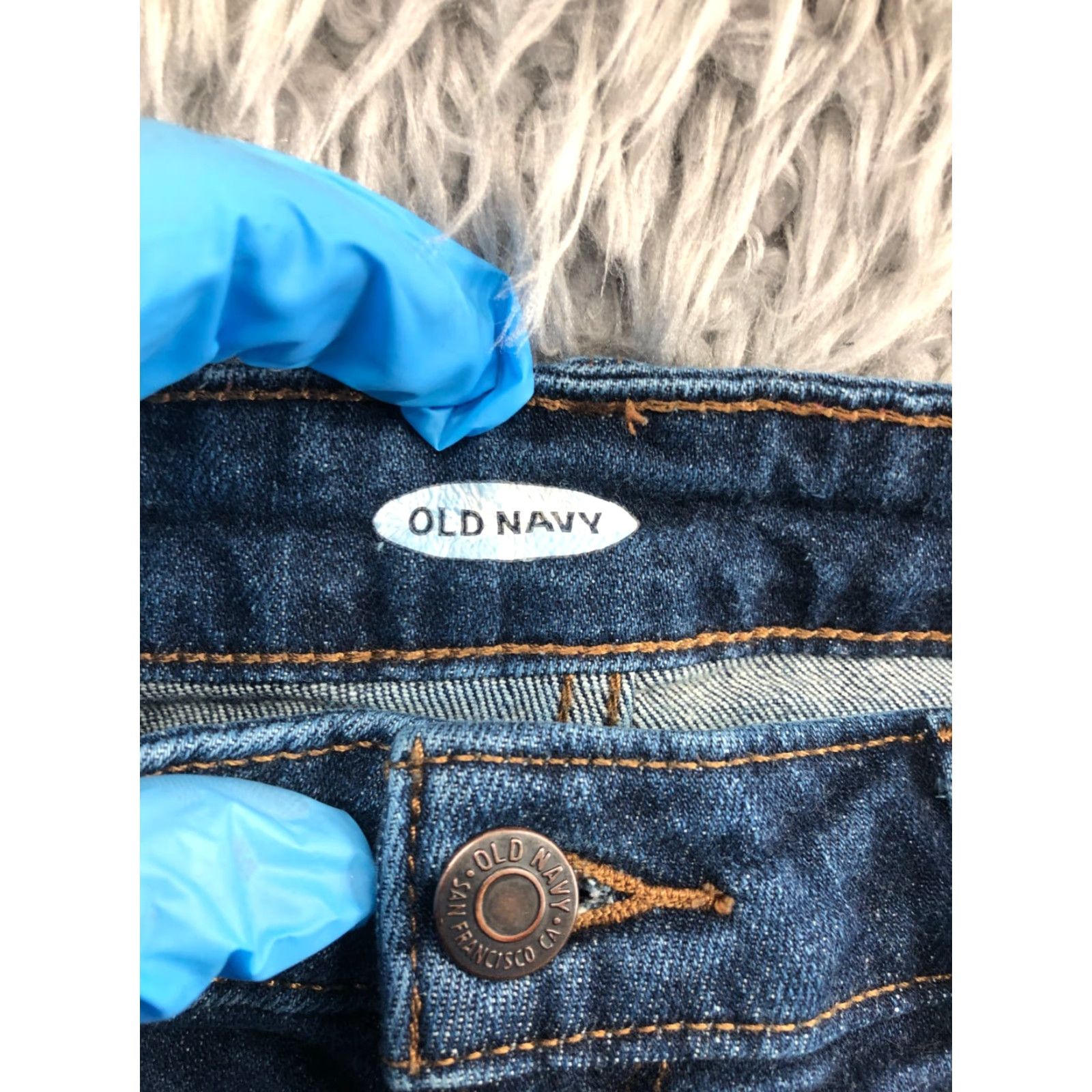 Old Navy Old Navy Boyfriend Shorts Womens Size 4 Mid Rise Medium Wash Blue Denim 5-Pocket Casual Size 27" / US 4 / IT 40 - 5 Thumbnail