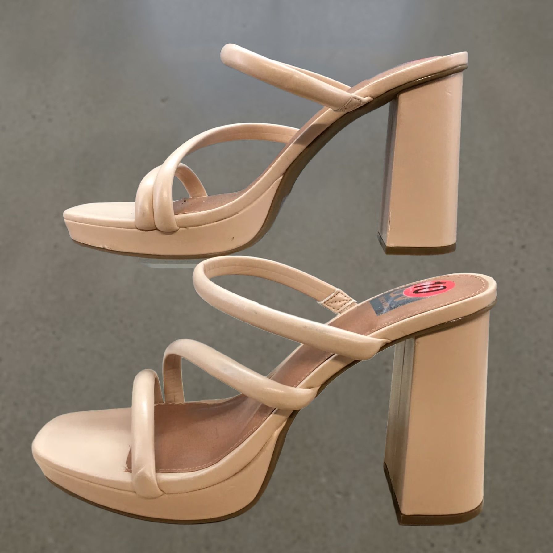Dolce Vita Dolce Vita Heels Womens 10 Pyro Platform Beige Faux Leather Embossed Block Shiny Vintage: No Size US 10 / IT 40 - 1 Thumbnail