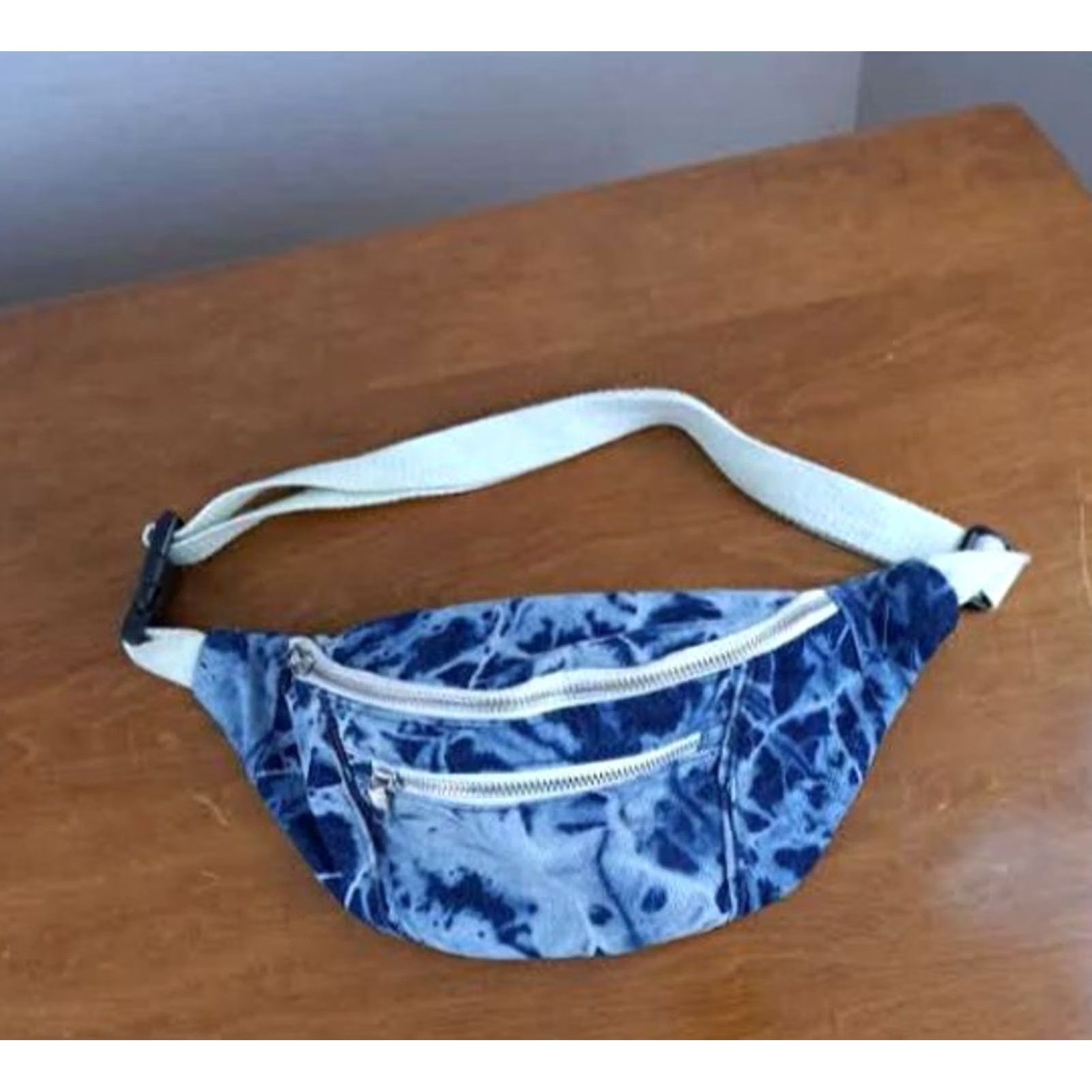 Vintage Wild Fable Tie-Dye Belt Bag & Fanny Pack Medium Adjustable Strap White Blue Womens Size ONE SIZE - 2 Thumbnail