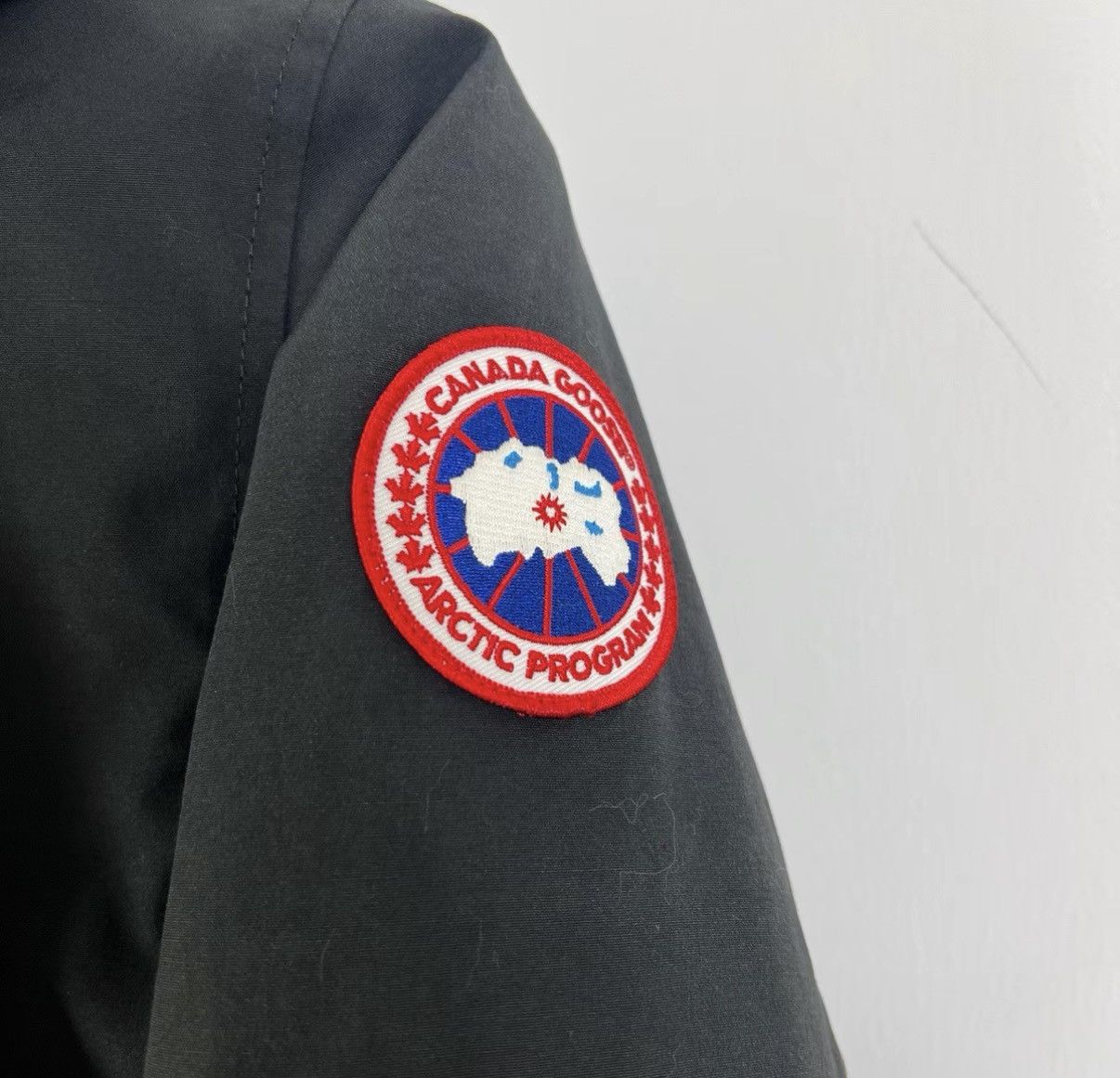 Canada Goose Canada Goose / Black Short Parka Down Jacket K12 Size S / US 4 / IT 40 - 4 Thumbnail