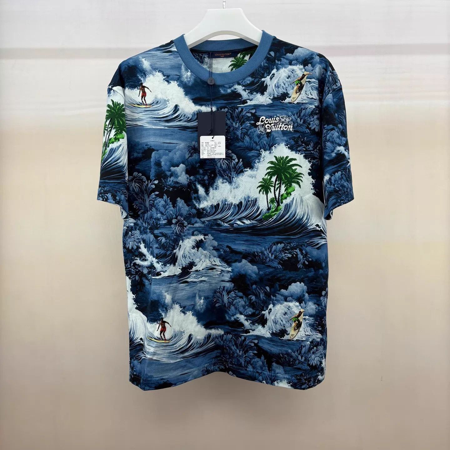 Louis Vuitton Louis Vuitton Wave Print Short Sleeve XL Tee NWT Size US XL / EU 56 / 4 - 1 Thumbnail