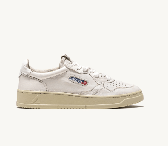 image of Autry 01 Low Man Medalist Low Made Of Soft White Goatskin Shoes, Men's (Size 7)