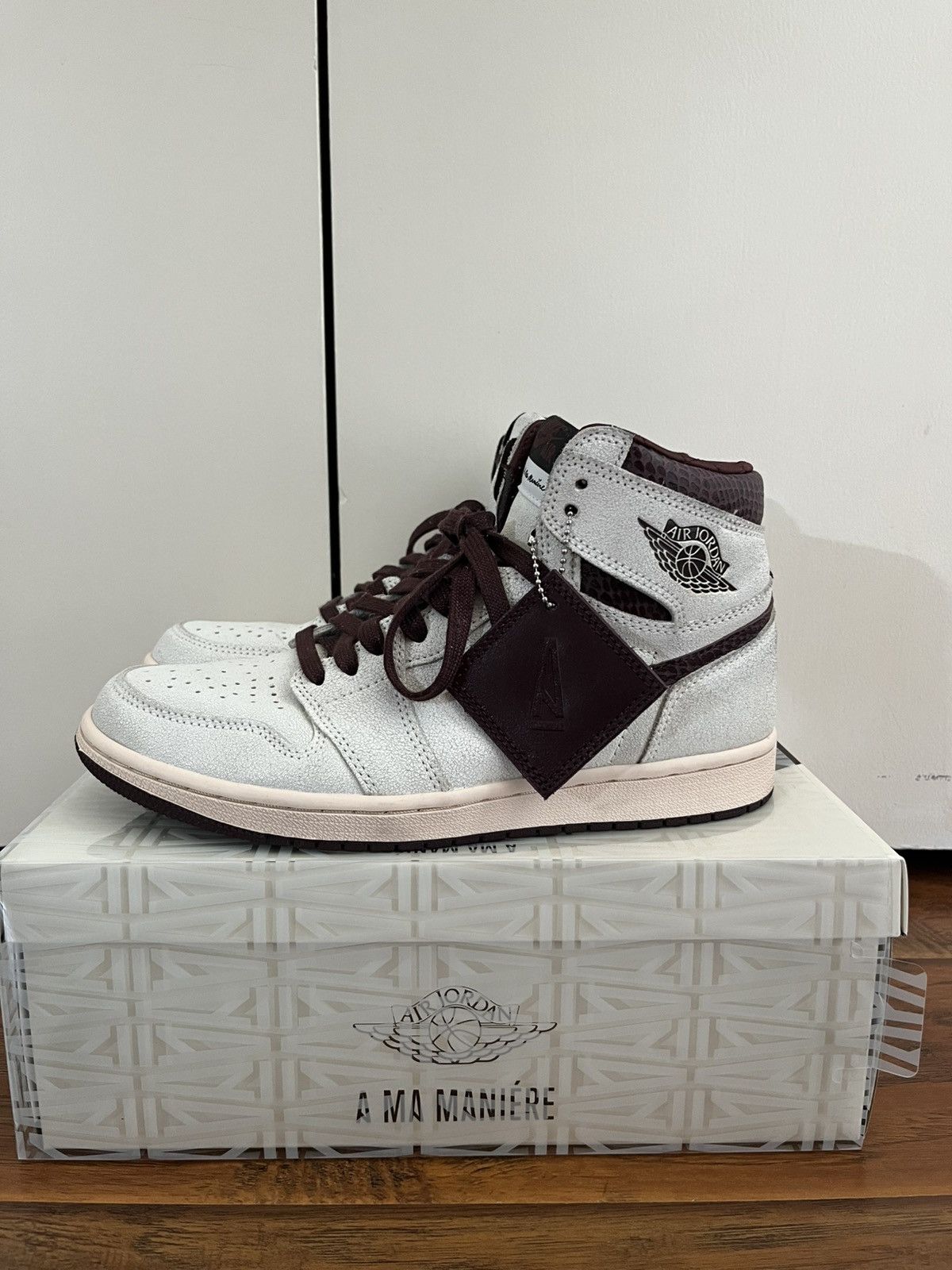 A Ma Maniere × Jordan Brand A Ma Maniere x Jordan 1 High Size US 9 / EU 42 - 2 Thumbnail