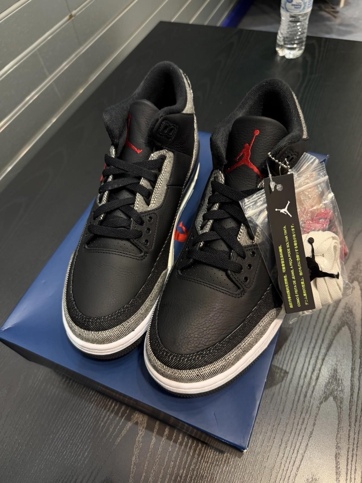 Jordan Brand Nike Air Jordan 3 Retro Levi’s Black IR0914-400 Men’s 10.5 Size US 10.5 / EU 43-44 - 5 Thumbnail
