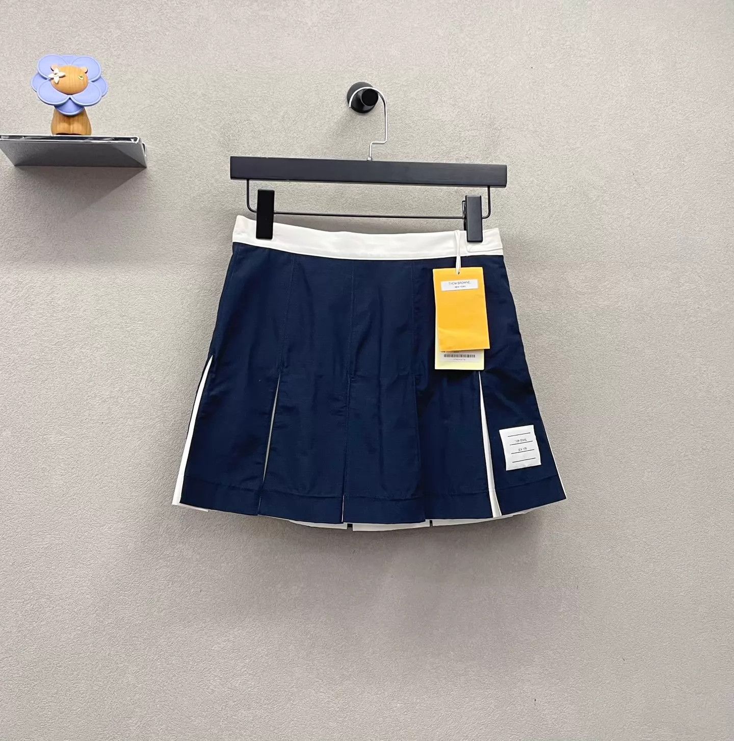 Thom Browne THOM BROWNE Preppy Button Mini Skirt Size 36 Size 25" / US 0 / IT 36 - 3 Thumbnail