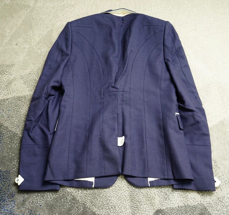 Number (N)ine Number (N)ine Size 2 White-button slim suit 2503-Nextarrow Size 44R - 8 Thumbnail