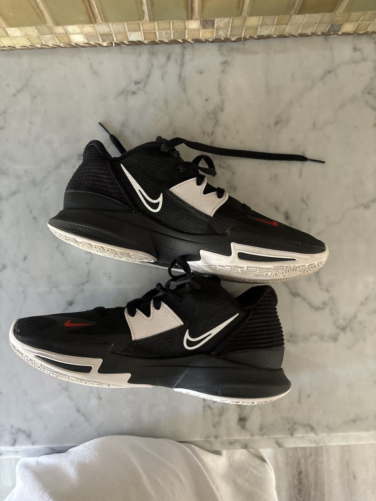 Nike Kyrie Low 5 Dominoes 7.5 Used No Box Size US 7.5 / EU 40-41 - 2 Thumbnail