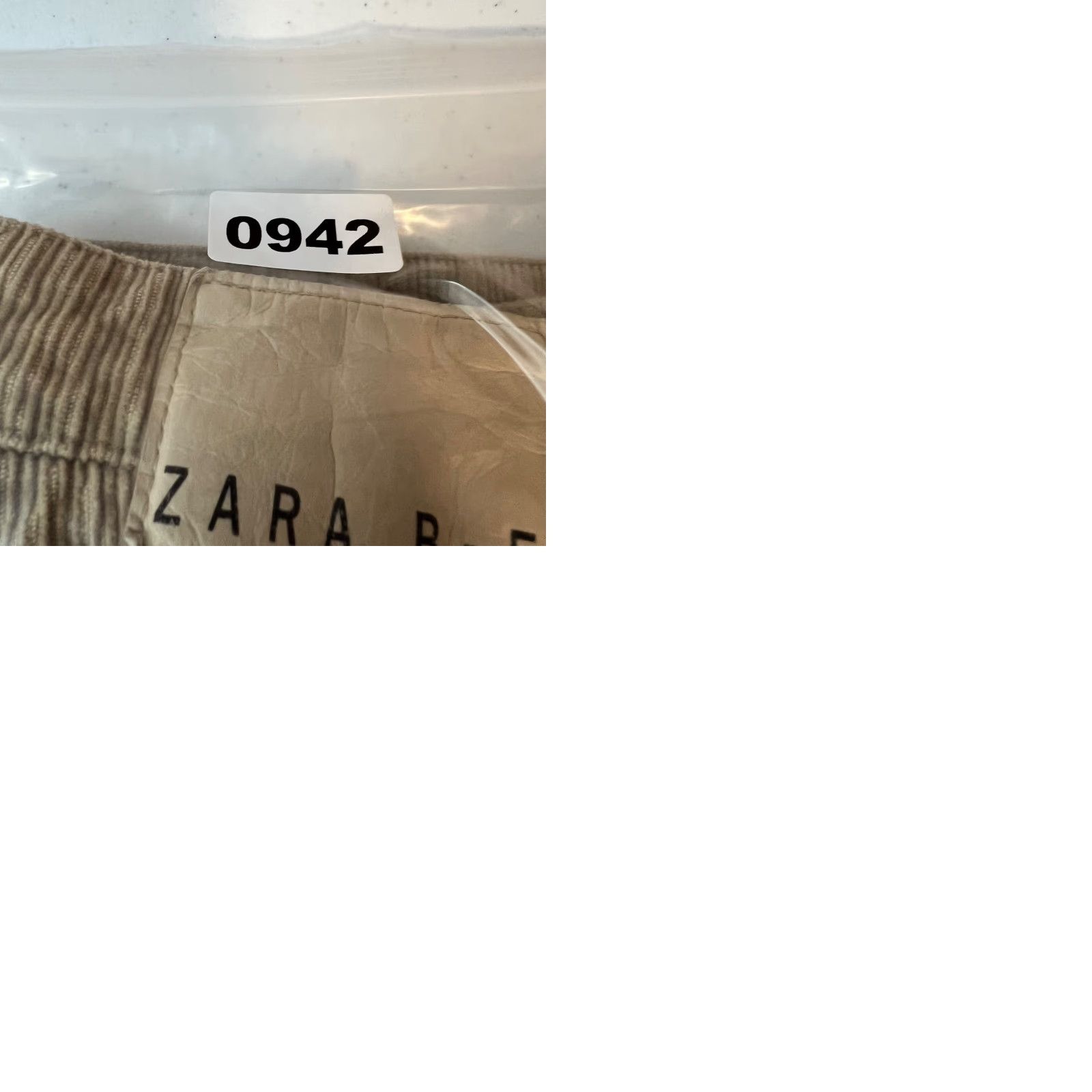 Zara Zara Man Basic Mens 30 Beige Corduroy Pants Tapered Leg Chino Straight Flat Front Regular Waist 30 Inseam 29 Vintage No Mens Size US 30 / EU 46 - 9 Thumbnail