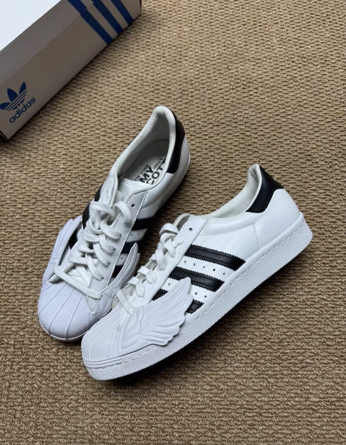 Adidas Adidas Jeremy Scott Superstar JS Wings S77814 K37 Size US 9.5 / EU 42-43 - 1 Thumbnail