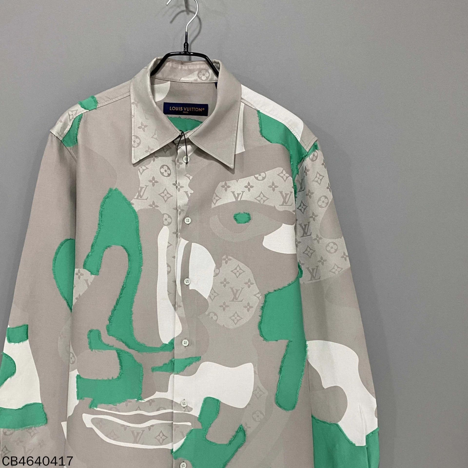 Louis Vuitton LV Monogram Print Patchwork Person Shacket 99 New M Size US M / EU 48-50 / 2 - 2 Thumbnail