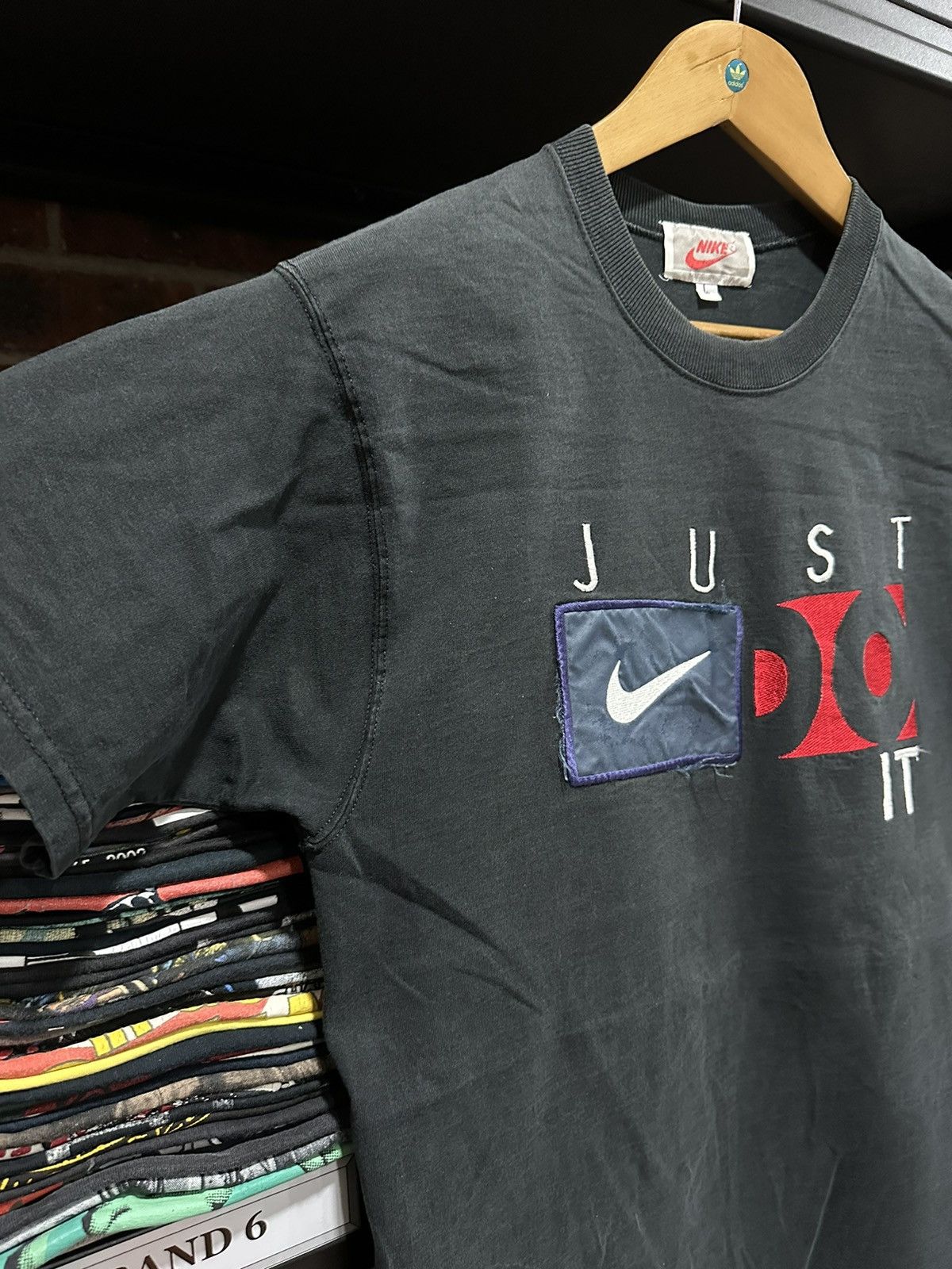 Nike × Vintage Vintage 90s Nike Just Do It Embroidered logo Faded Tee Size US L / EU 52-54 / 3 - 7 Thumbnail
