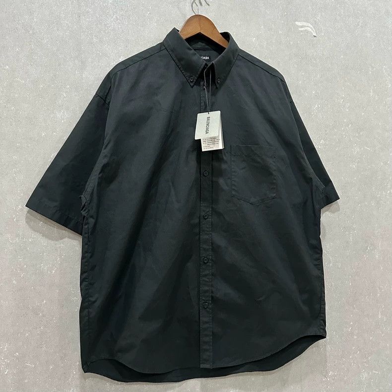 Balenciaga Balenciaga Seven-language short-sleeve shirt Size XS / US 0-2 / IT 36-38 - 3 Thumbnail