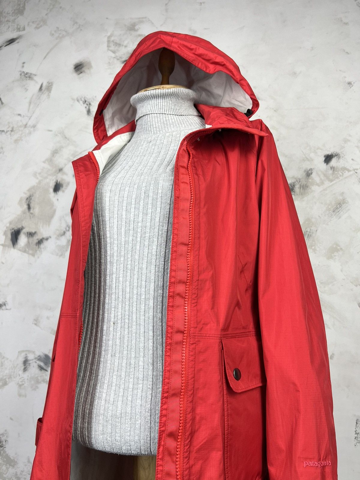 Patagonia Patagonia Waterproof Hooded Jacket Size S - M Size S / US 4 / IT 40 - 5 Thumbnail