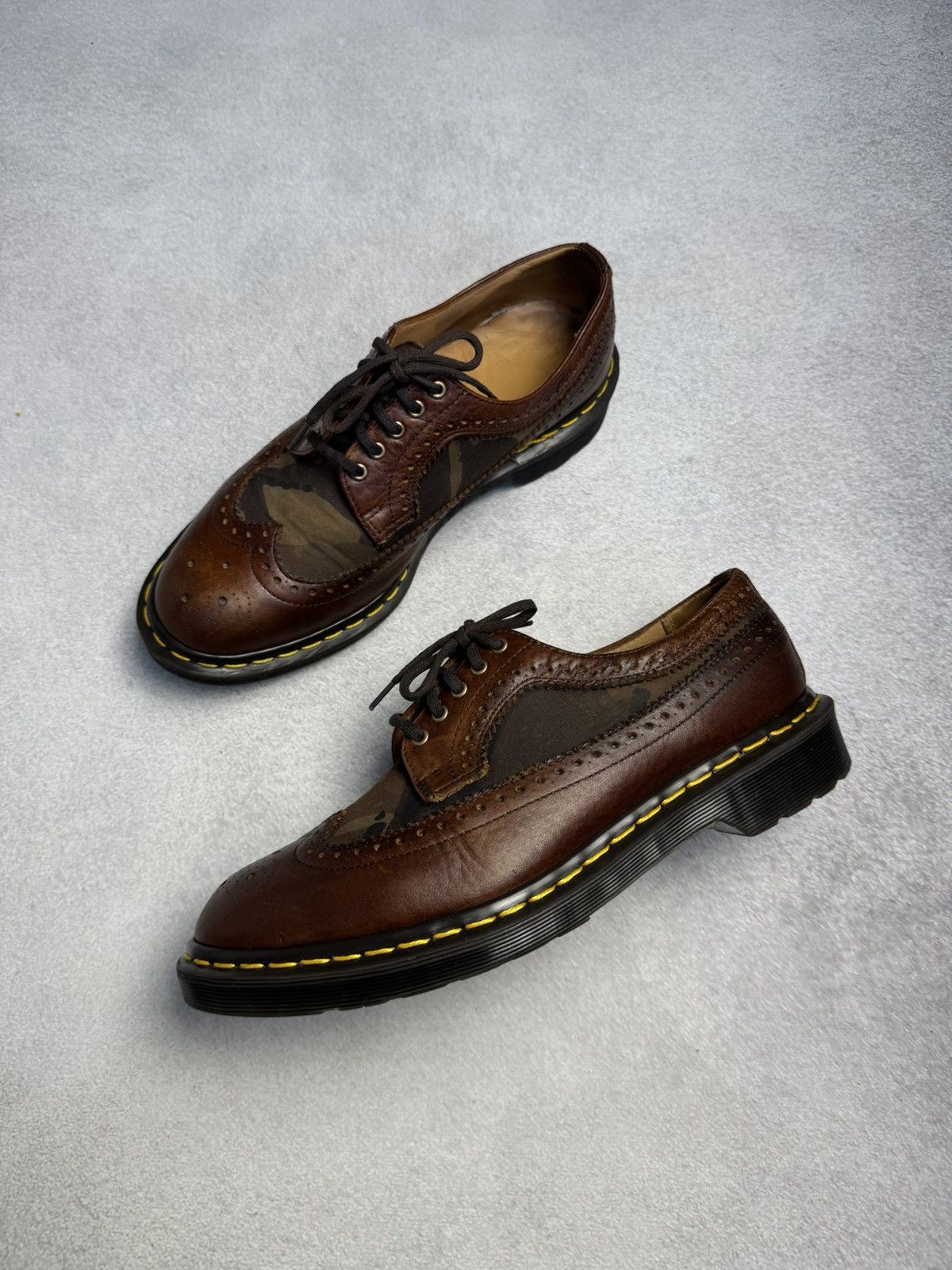 Dr. Martens Dr. Martens Doc Made in England 3989 Camo Leather Brogue US8 Size US 8 / EU 41 - 1 Thumbnail