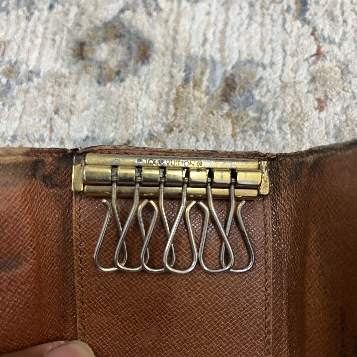 Louis Vuitton Vintage LV Monogram 6 Key Multicles Holder Size ONE SIZE - 6 Thumbnail