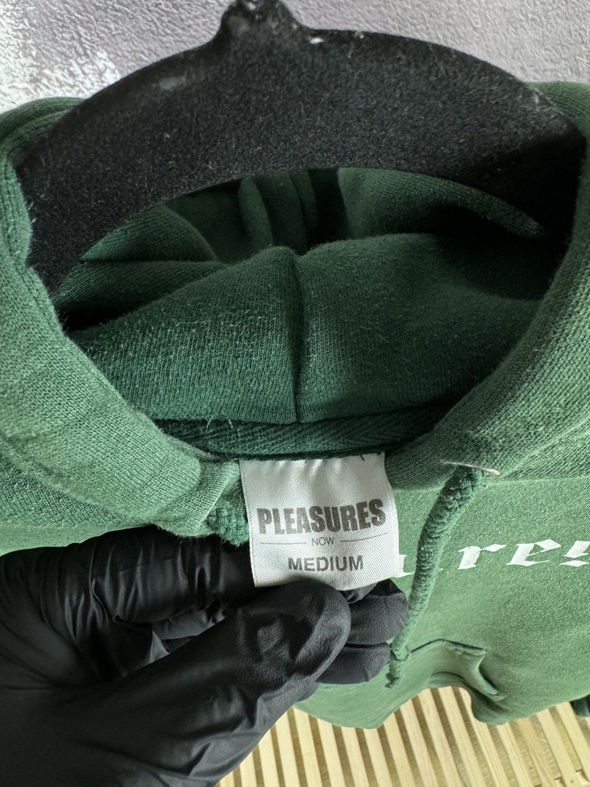Pleasures Pleasures Sex and Violence vintage big logo hoodie Size US M / EU 48-50 / 2 - 11 Thumbnail
