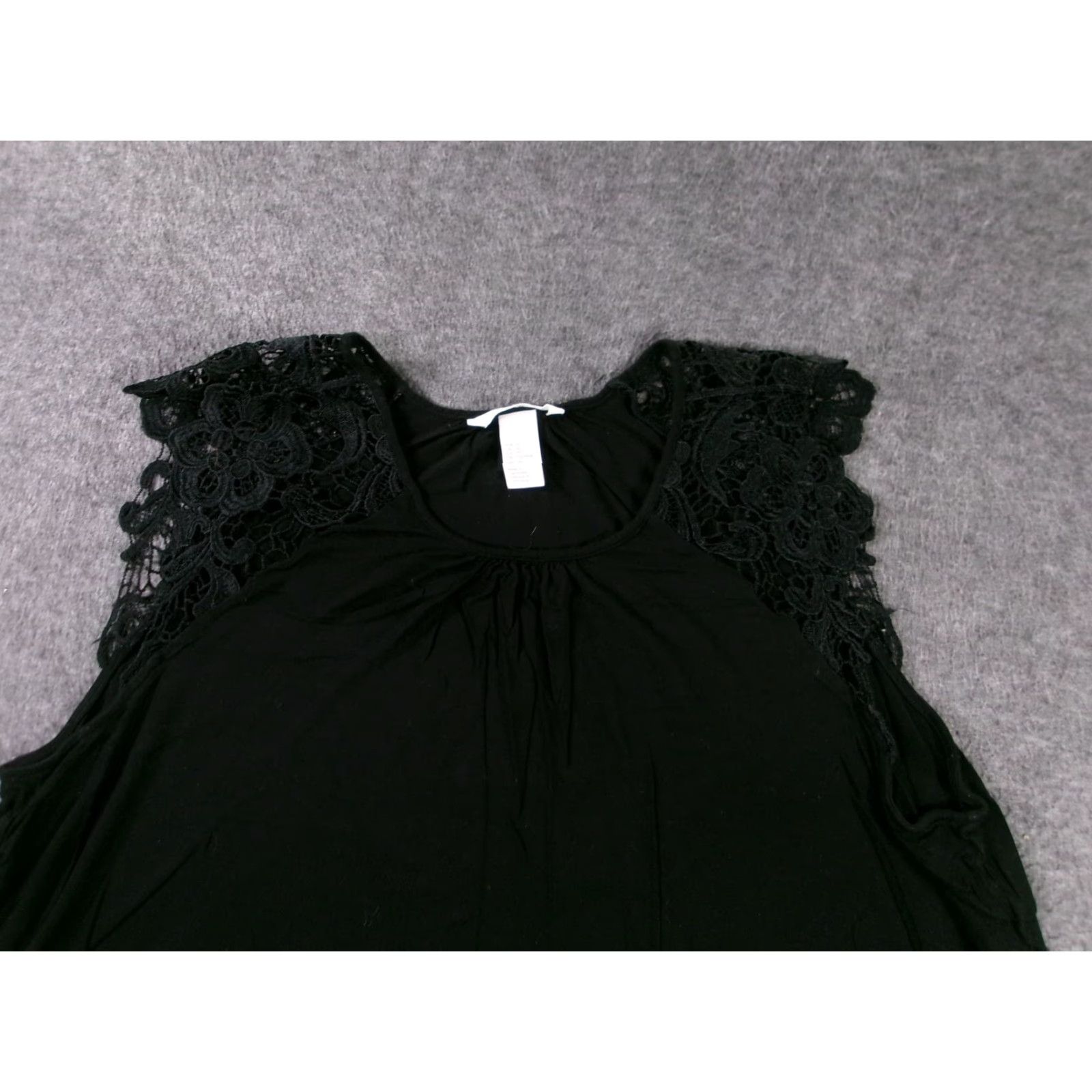 H&M H&M Top Womens XL Black Lace Cap Sleeve Scoop Neck Relaxed Fit Blouse Casual Size XL / US 12-14 / IT 48-50 - 2 Thumbnail