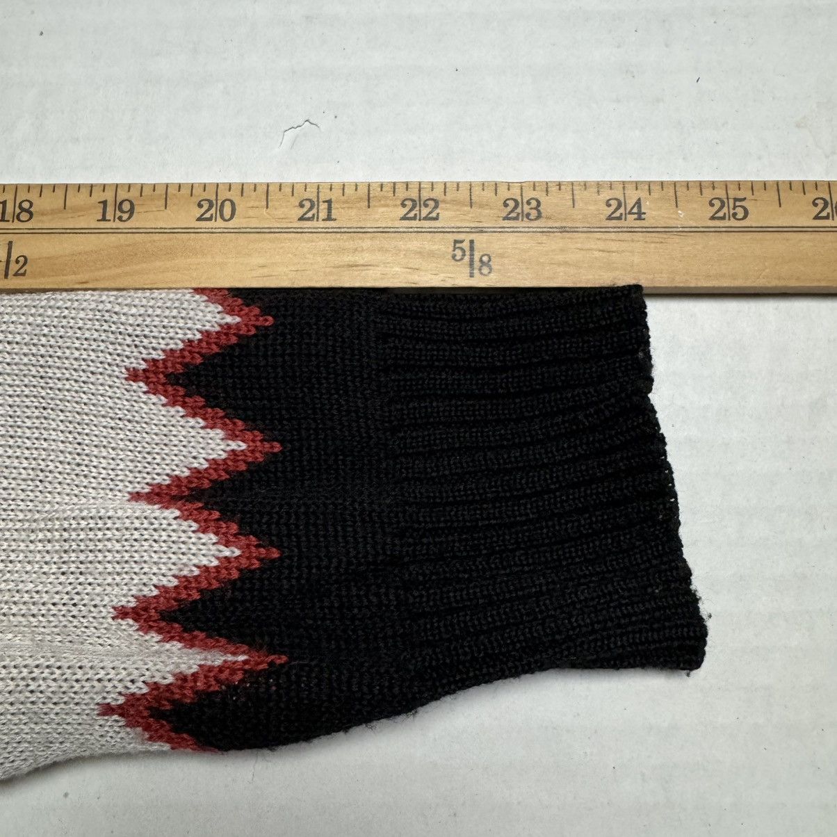 CAL O LINE CAL O LINE Japan Men's V-Neck Sweater In Navajo Stripe Size US M / EU 48-50 / 2 - 12 Thumbnail