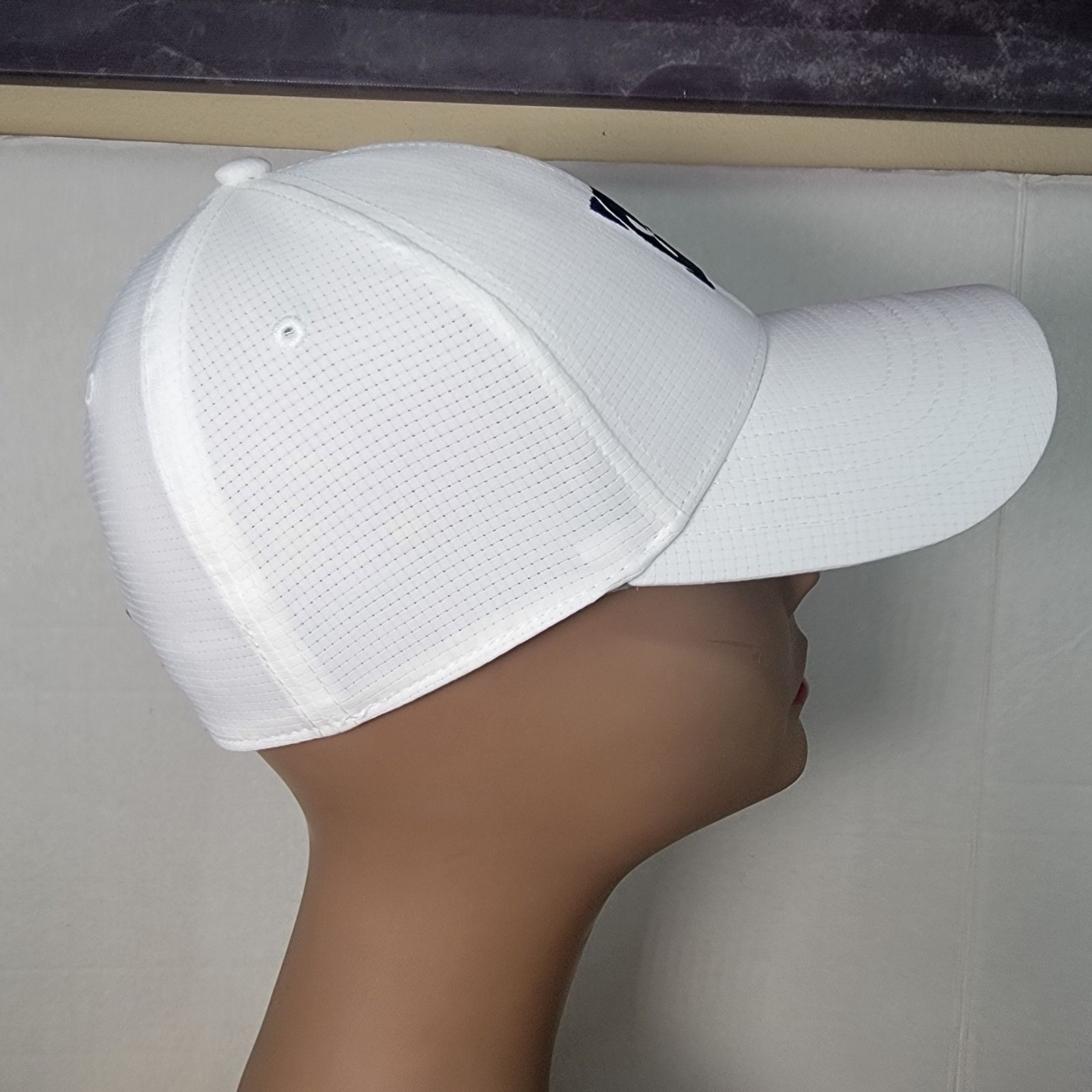 Under Armour Under Armour White "Golf" Ball Cap - Size M/L Size ONE SIZE - 6 Thumbnail