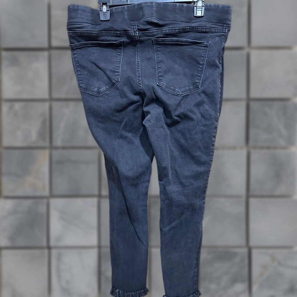 Old Navy VINTAGE Old Navy Rockstar Skinny Jeans Gray 16 Mid Rise Distressed Stretch Denim Women Adult Regular Pull On Jeans Boys Girls Mens Size 38" / US 16 / IT 52 - 1 Thumbnail