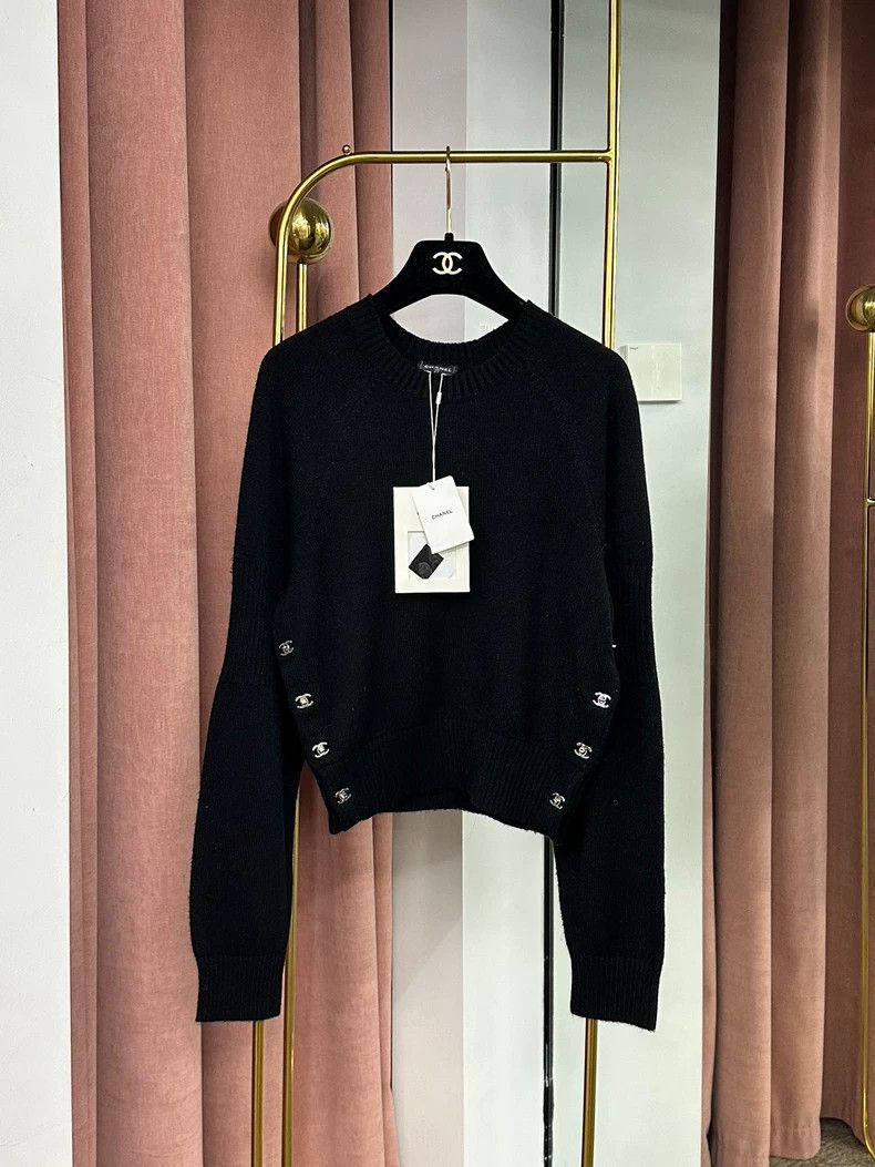 Chanel Chanel Black Wool Sweater with CC Logo - dmc Size US M / EU 48-50 / 2 - 1 Thumbnail