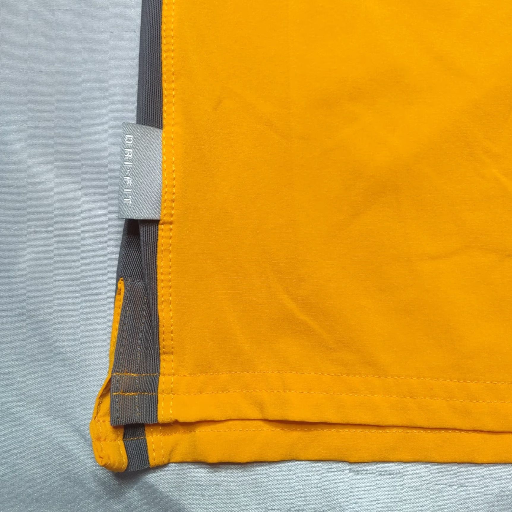 Nike VINTAGE Nike Dri-Fit Pullover Shirt Men L Orange 1/2 Zip Short Sleeve Ventilated 2000s Size US L / EU 52-54 / 3 - 7 Thumbnail