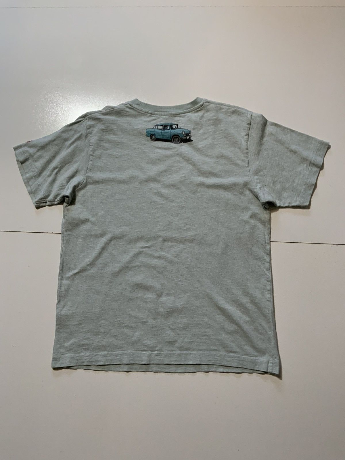 Uniqlo UT Uniqlo Artist Collaboration Star Hat Car S/S T-Shirt Size US M / EU 48-50 / 2 - 2 Thumbnail