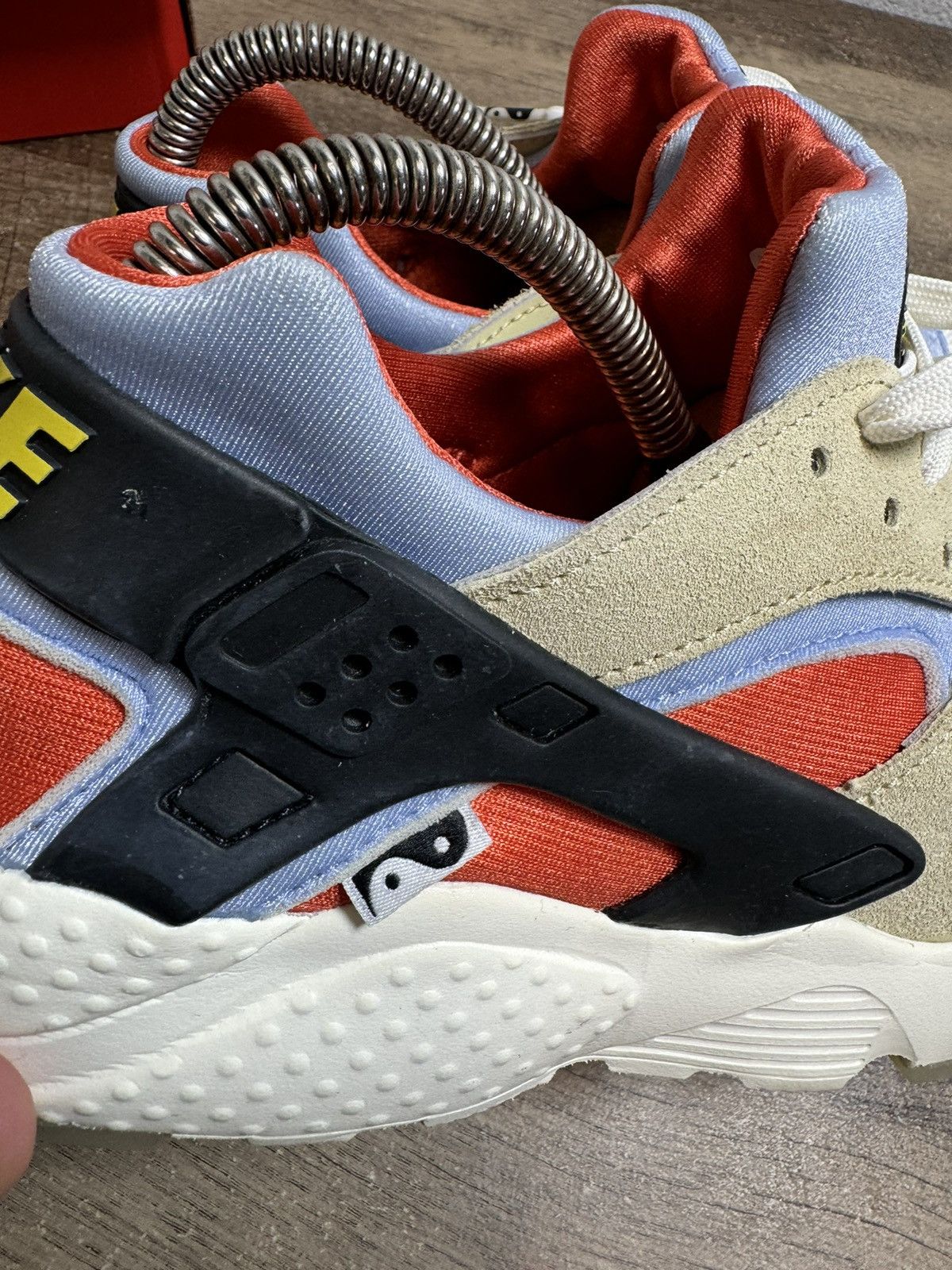 Nike Nike Huarache Run GS DV2196 700 Multicolor Size 6.5 Y 8 W Size US 6.5 / EU 39-40 - 7 Thumbnail