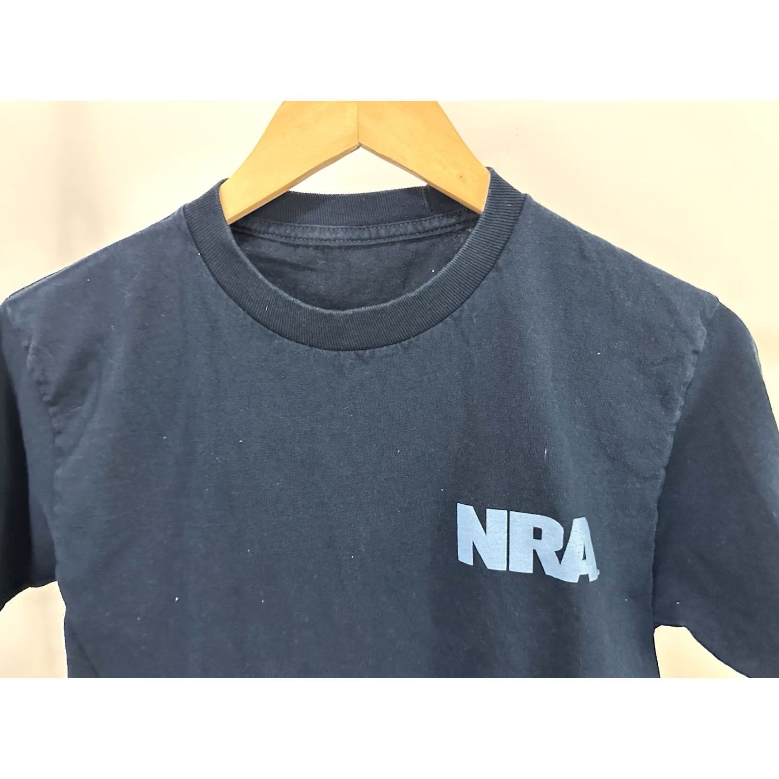 Pistola NRA Scope Gun Pistol VTG T-Shirt Navy Size S Men Short Sleeve Shirts Womens/Mens Size US S / EU 44-46 / 1 - 5 Thumbnail