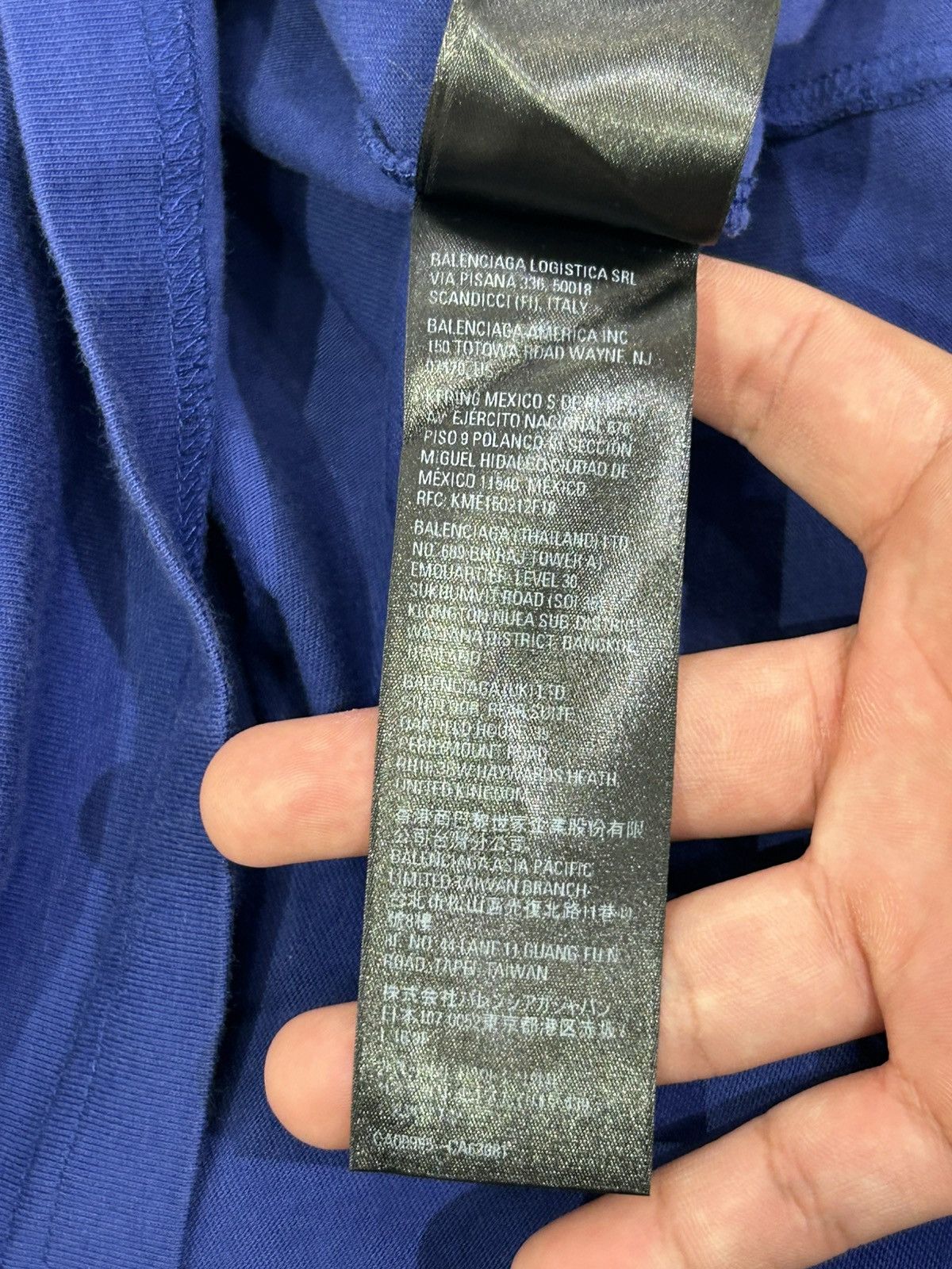 Balenciaga Balenciaga turn artwork embroidered tee blue cream Size US M / EU 48-50 / 2 - 11 Thumbnail