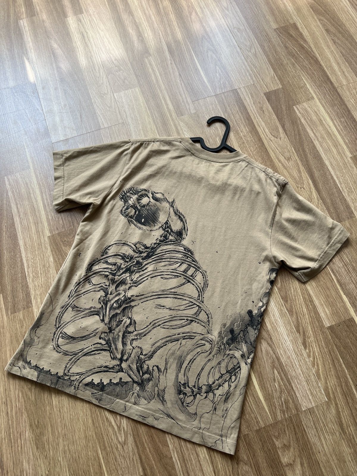 Uniqlo Uniqlo Mens x Attack of Titan Eren Anime size XS-S RARE Size US XS / EU 42 / 0 - 6 Thumbnail