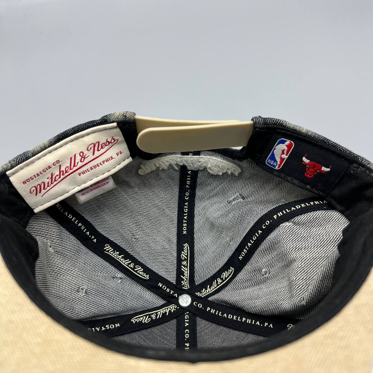 Mitchell & Ness Chicago Bulls Hat Men Denim NBA Snap Back Cap Size ONE SIZE - 4 Thumbnail