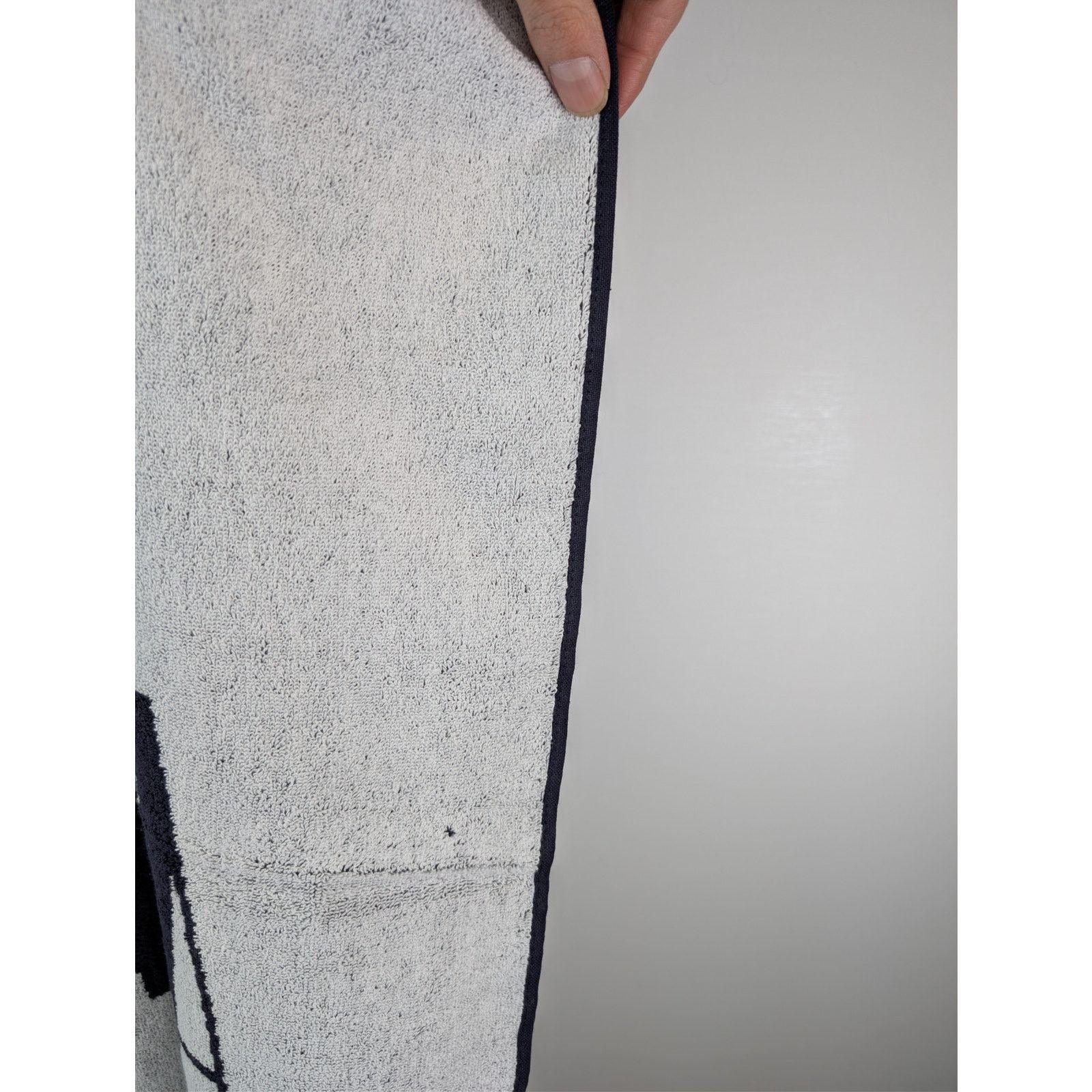 Amiri o1rshd1 Size: OS / Q:5 / Small Logo Towel in Dark Navy Size ONE SIZE - 17 Thumbnail