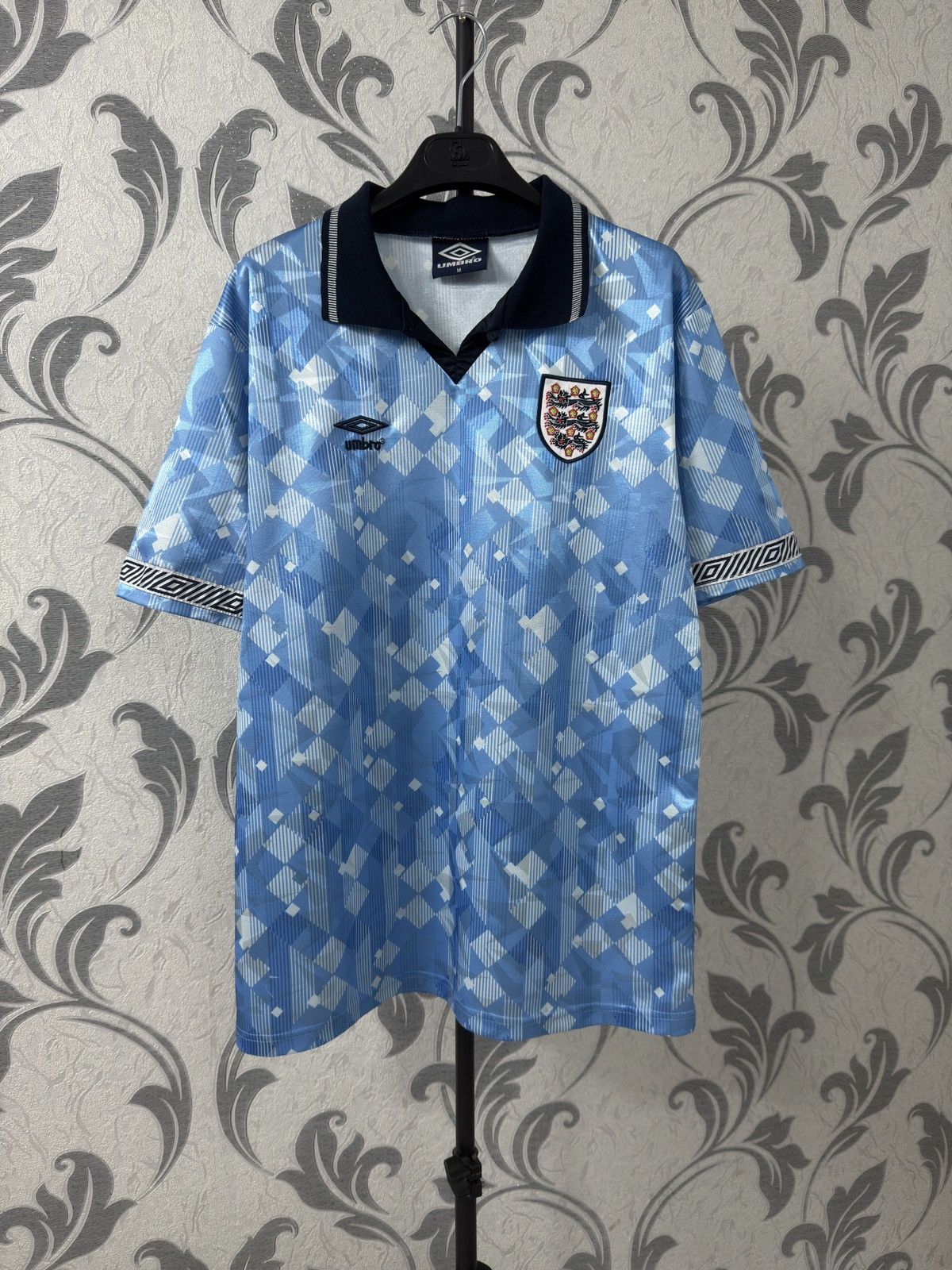 Umbro UMBRO ENGLAND 1990-1992 THIRD FOOTBALL SHIRT SOCCER JERSEY Size US M / EU 48-50 / 2 - 11 Thumbnail